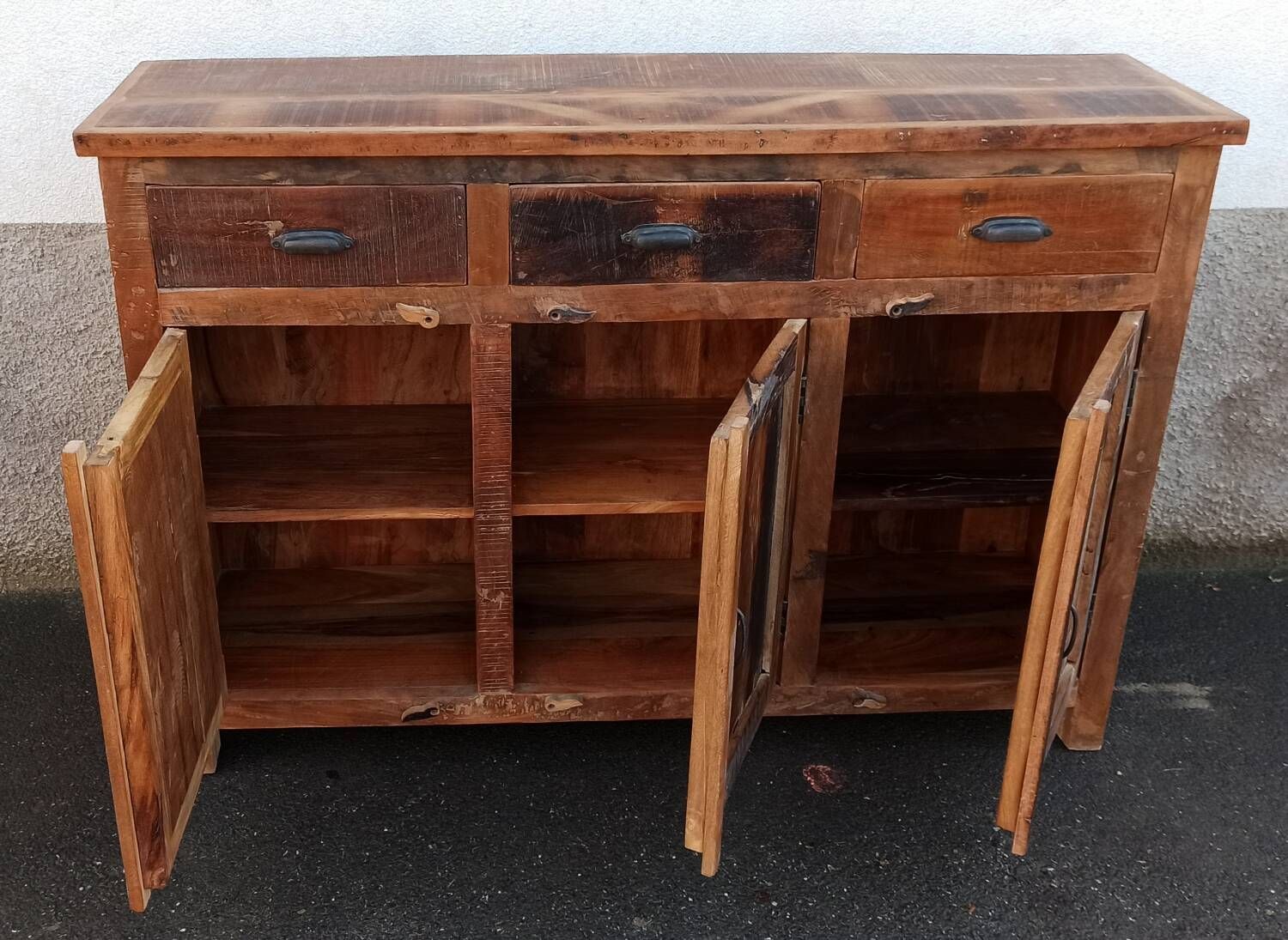Buffet en bois ancien