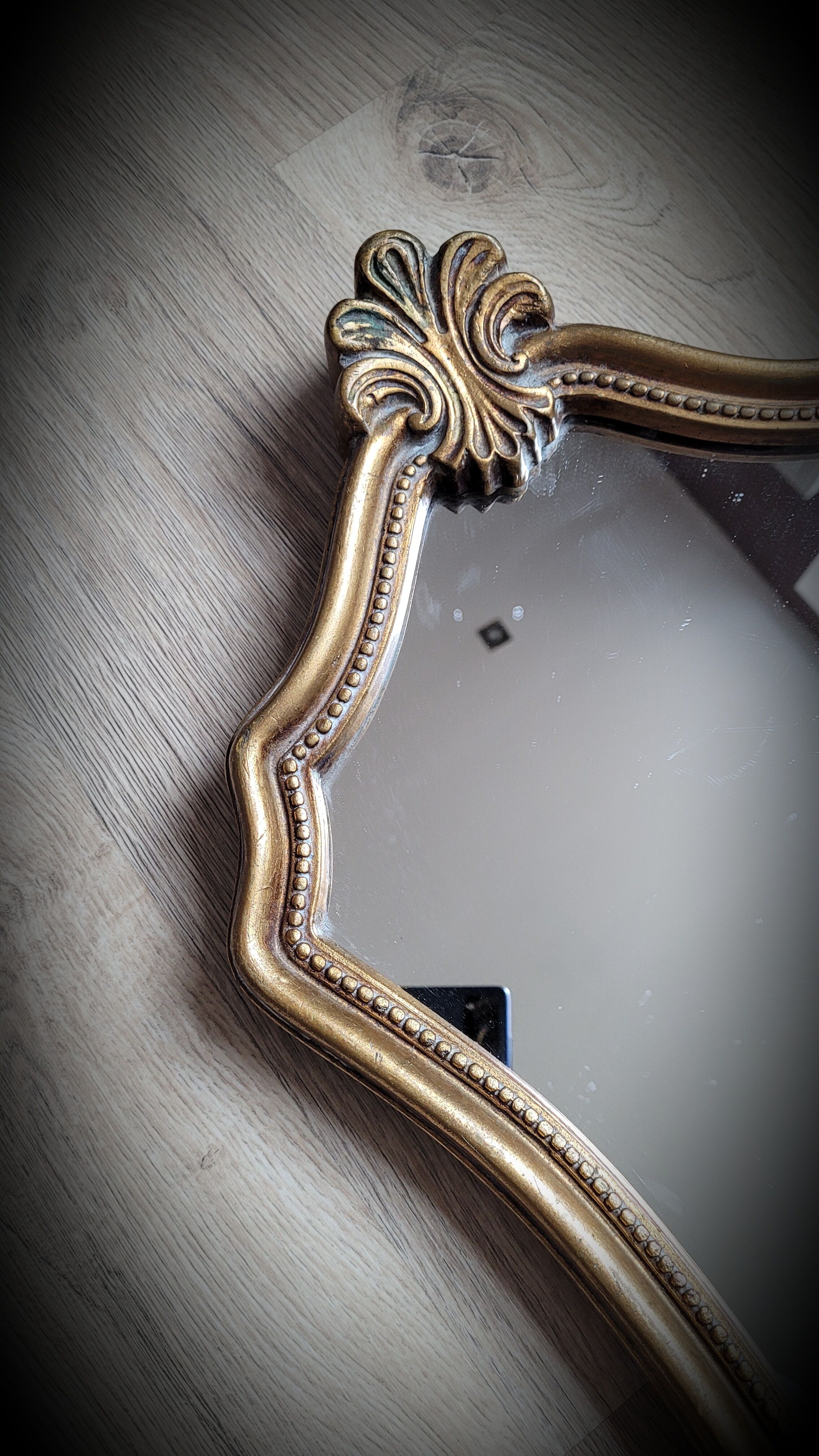 Classic gilded mirror 51x31cm
