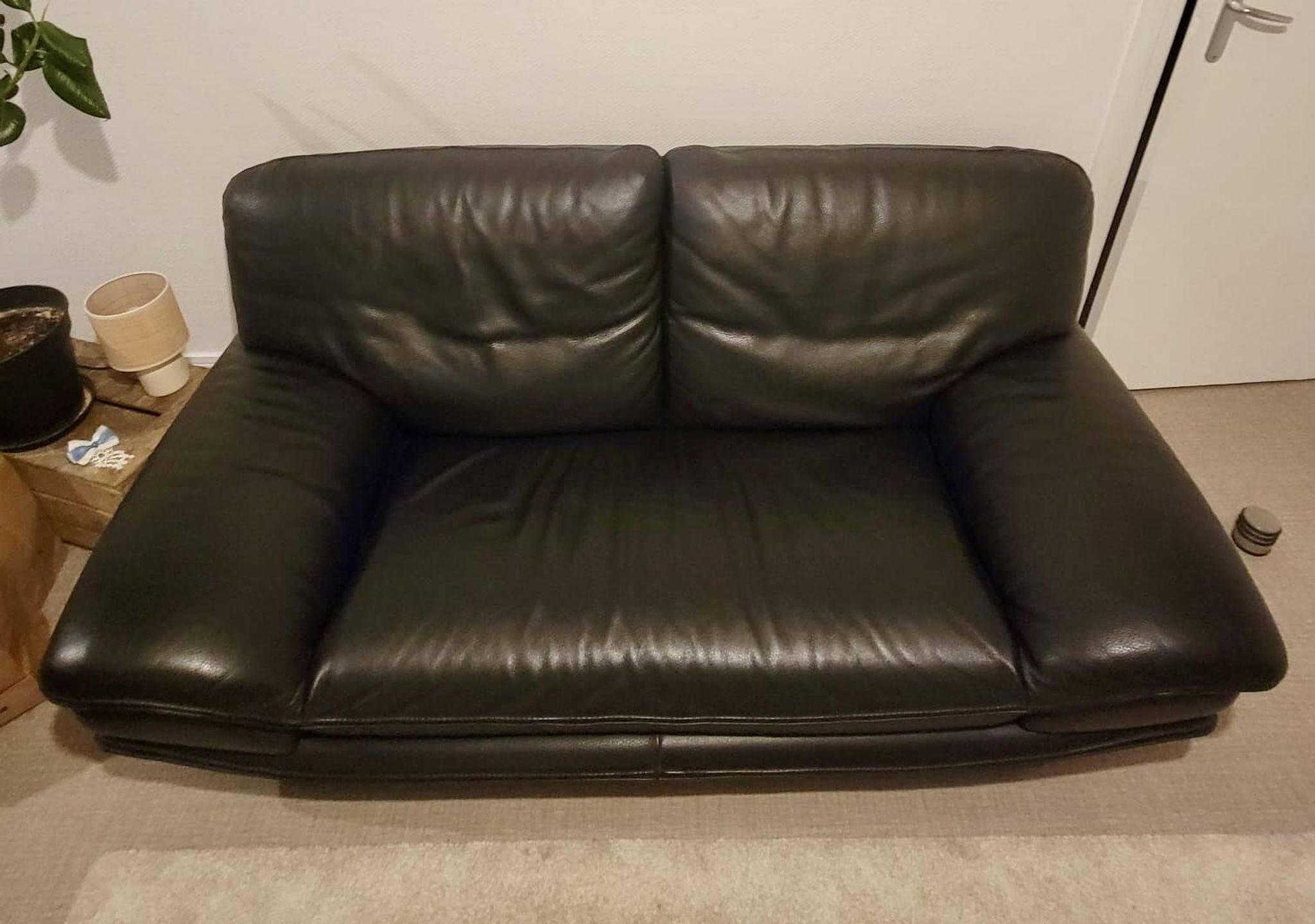 Roche Bobois leather sofa in very good condition, 3-seater.