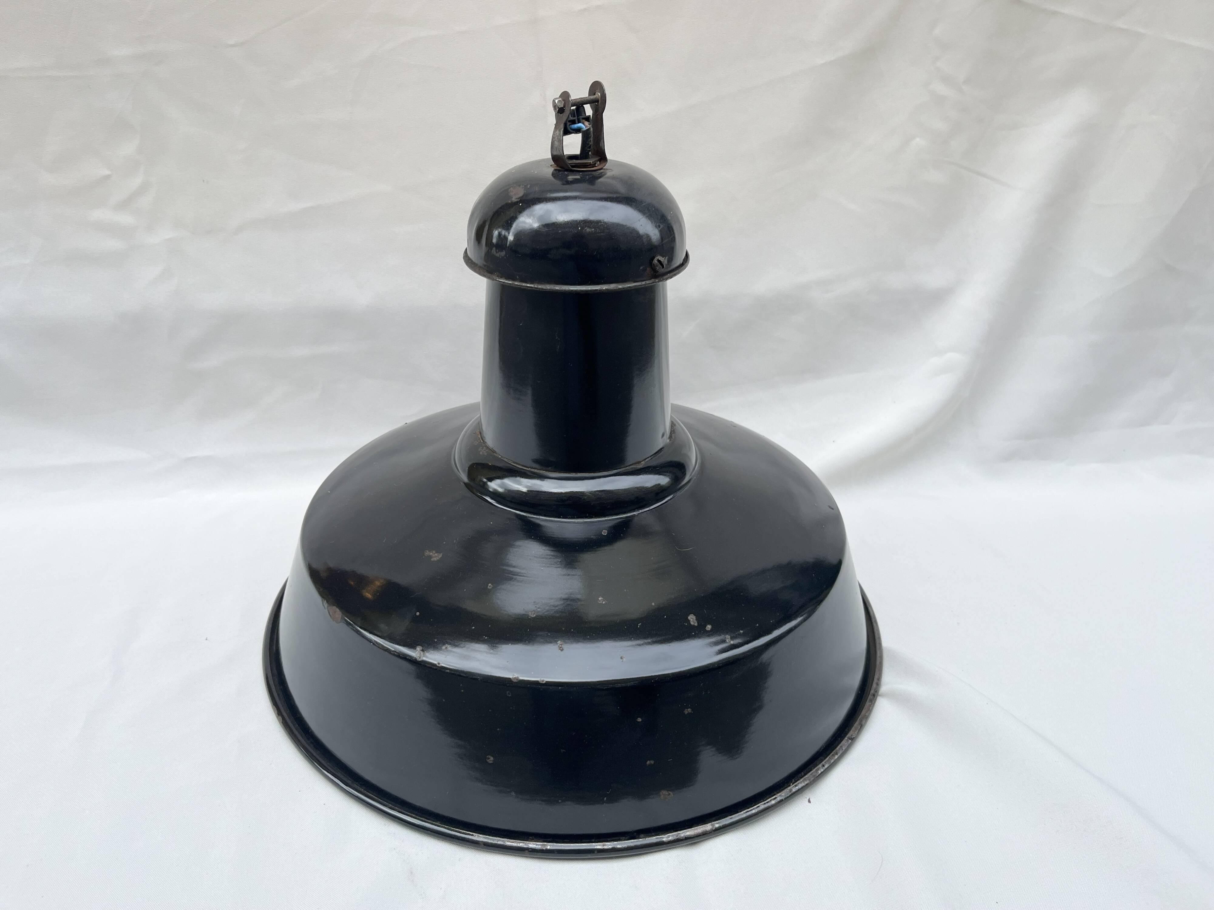 Industrial pendant light in black and white enamelled sheet metal factory bowl