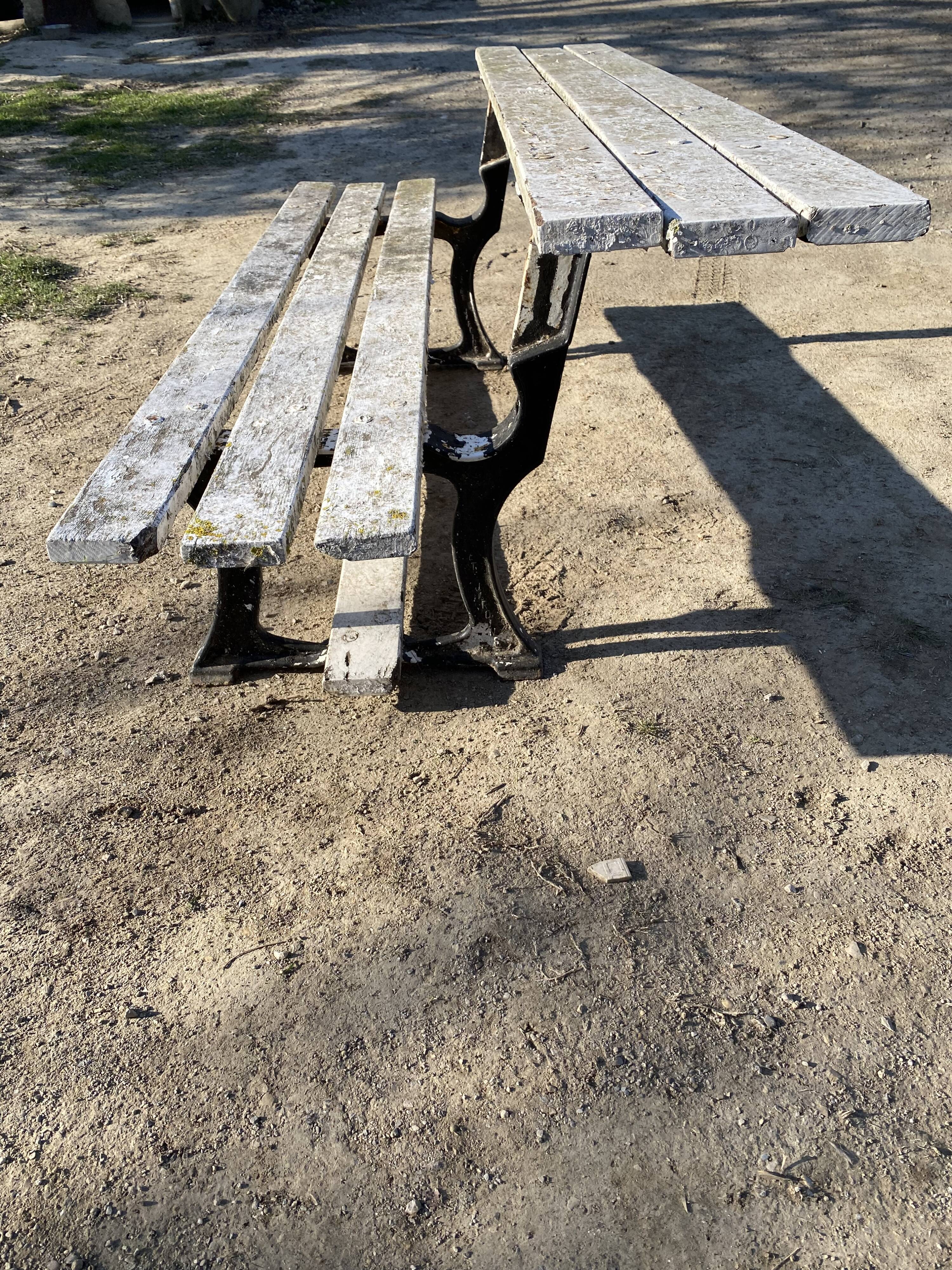 Banc de jardin et parc Kuhn
