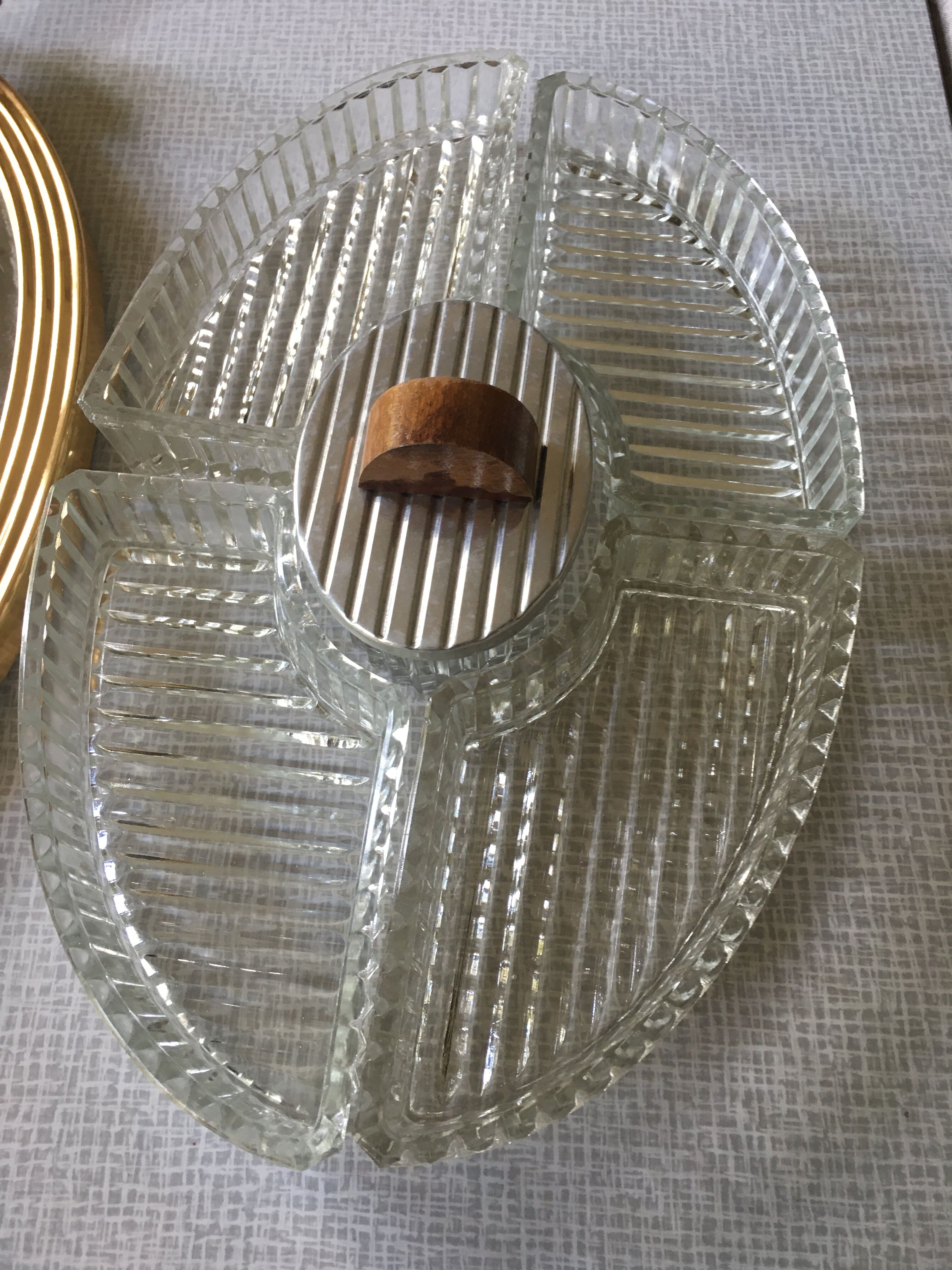 Servant tray, art deco center