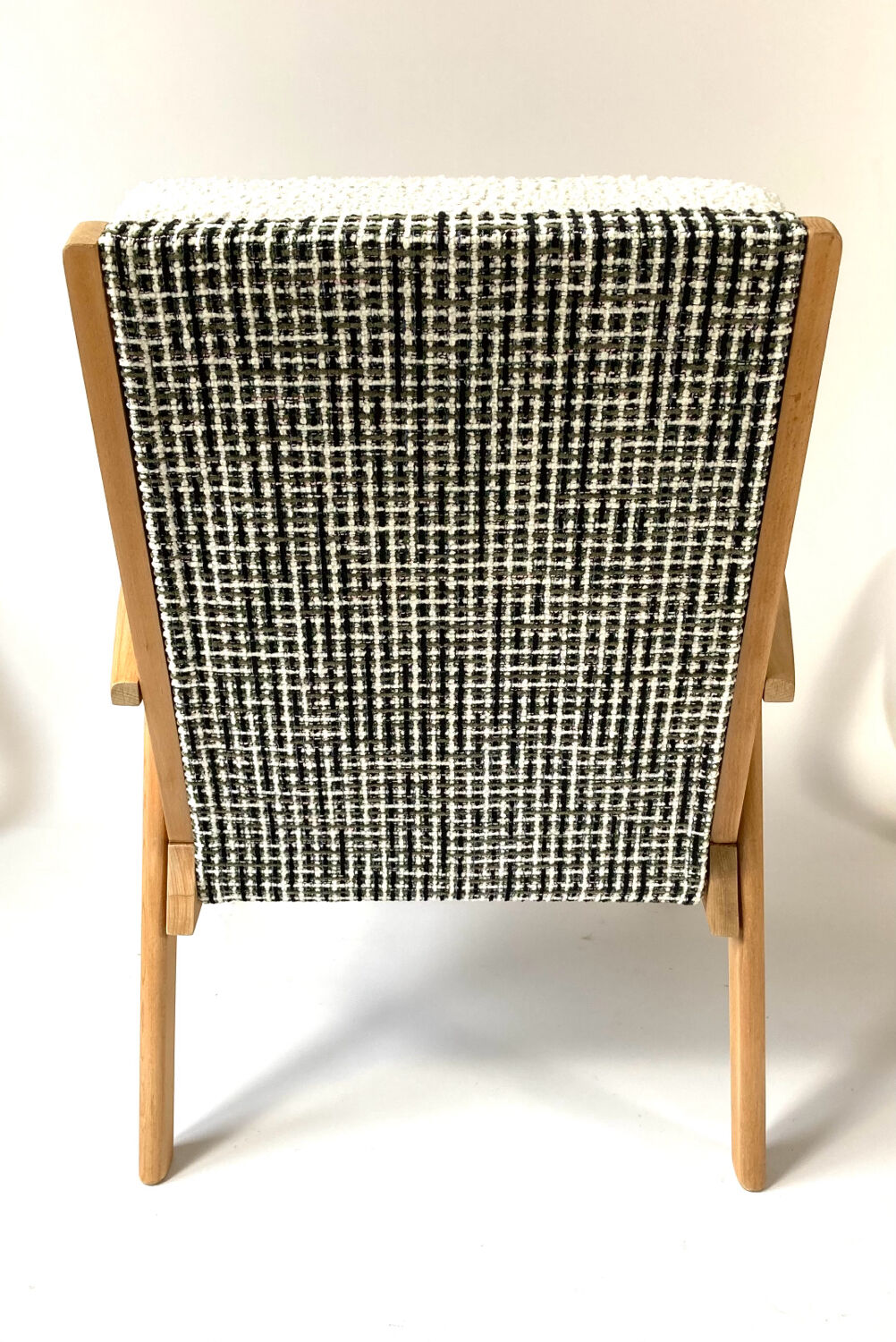 Restored vintage Scandinavian armchair – Casal Collection Tailleur fabric