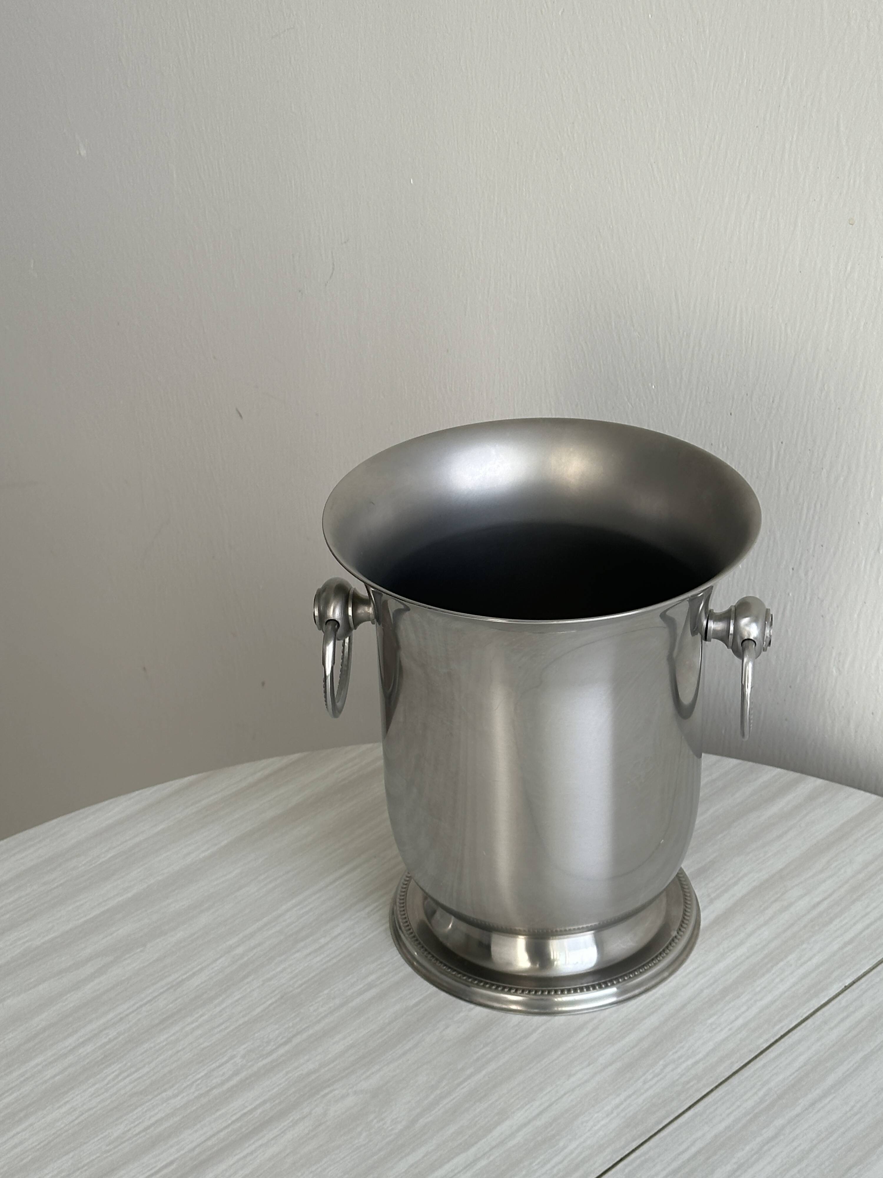 Metal champagne bucket
