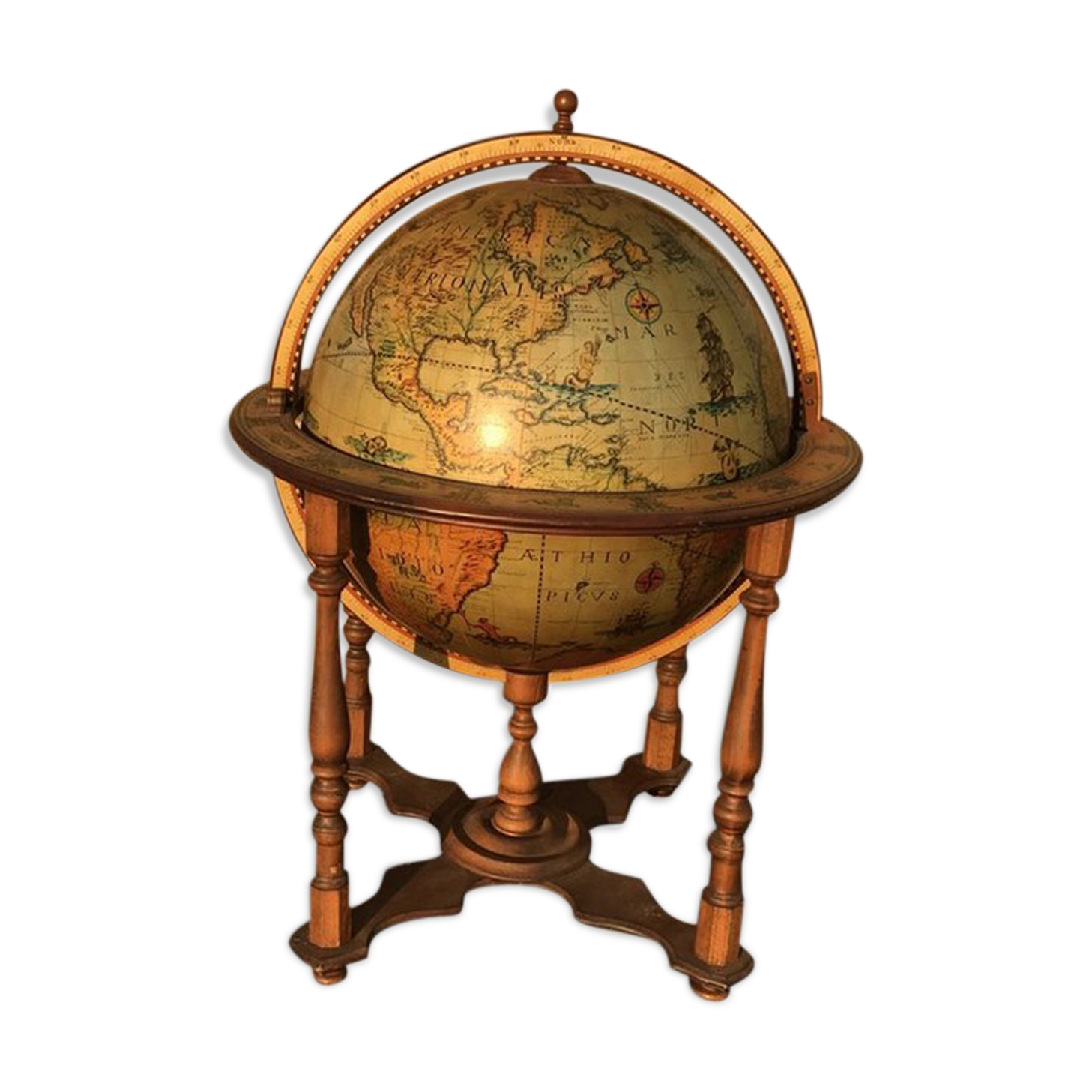 Vintage world map bar in wood