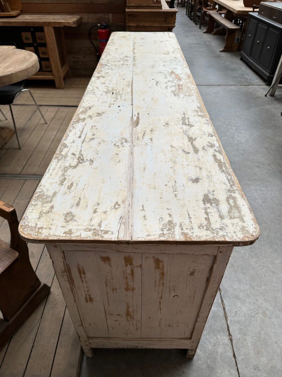 Trading counter early 20th century
