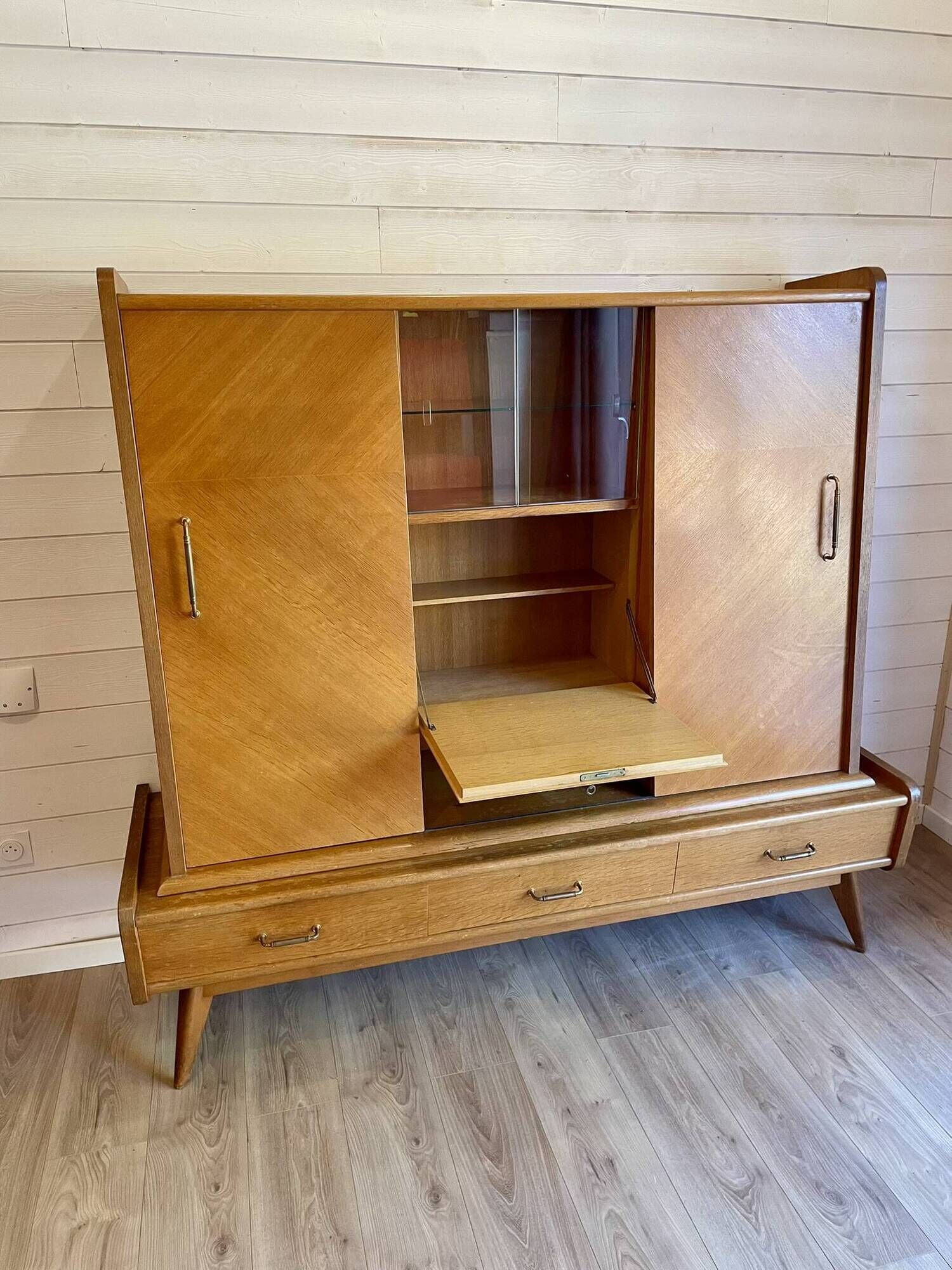 Vintage oak grand buffet Mid-Century Scandinavian with tapered legs from the 50s/70s.