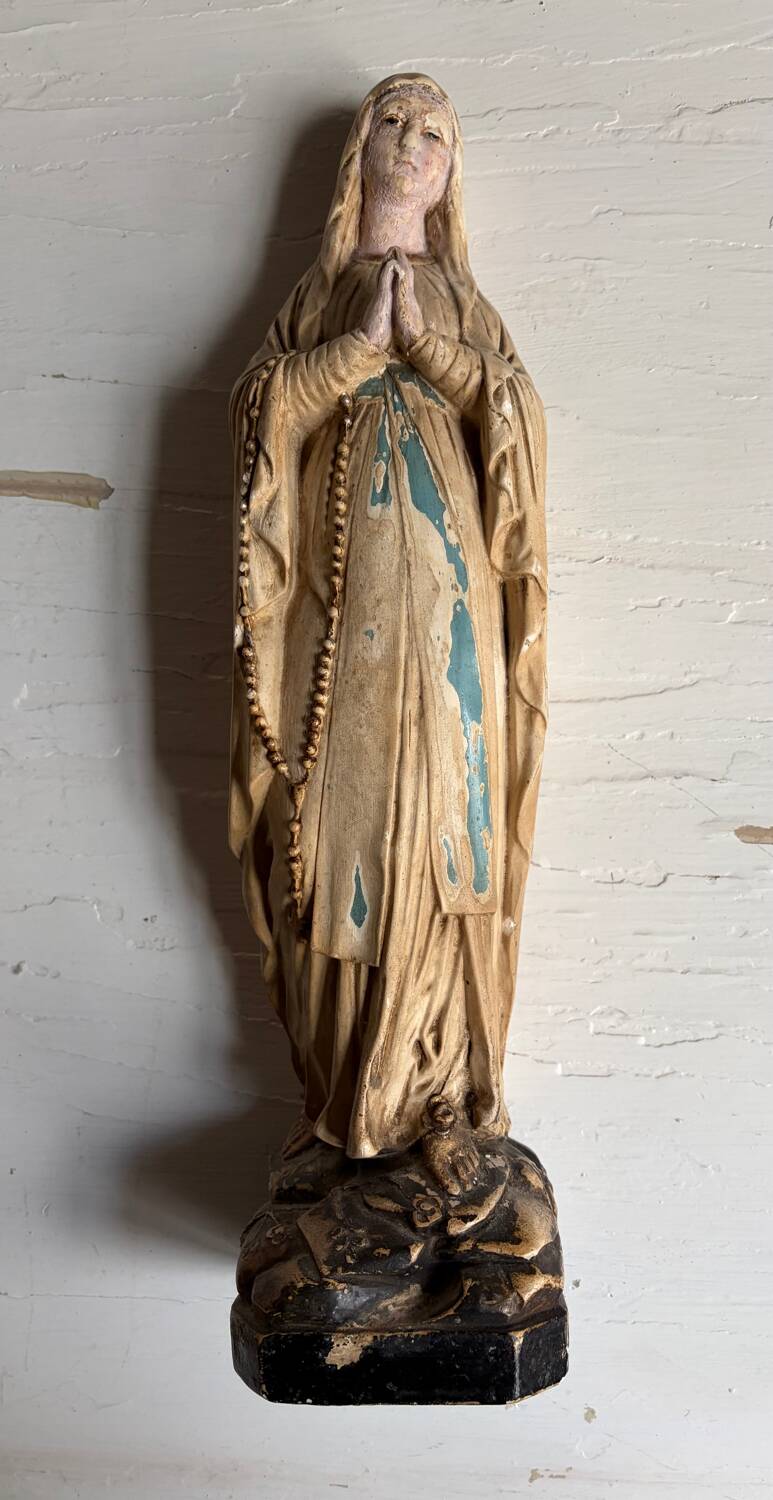 Statue of the Holy Virgin
