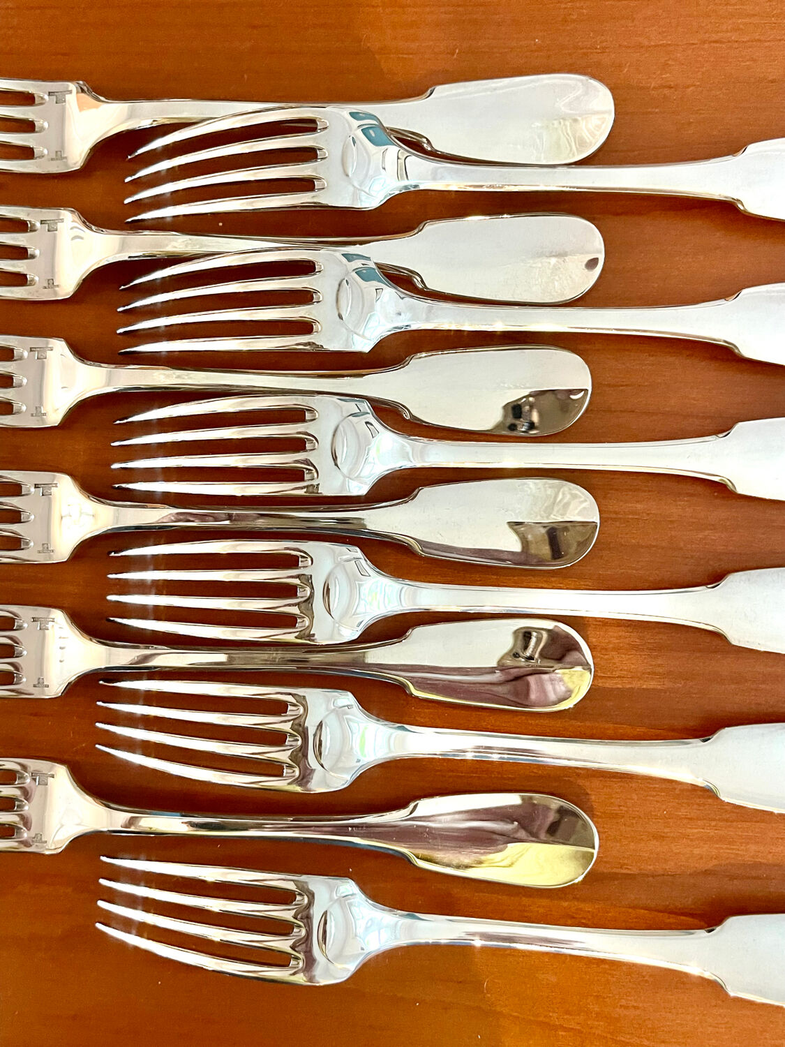 Christofle Cluny, cutlery set of 48 pieces in like-new condition.