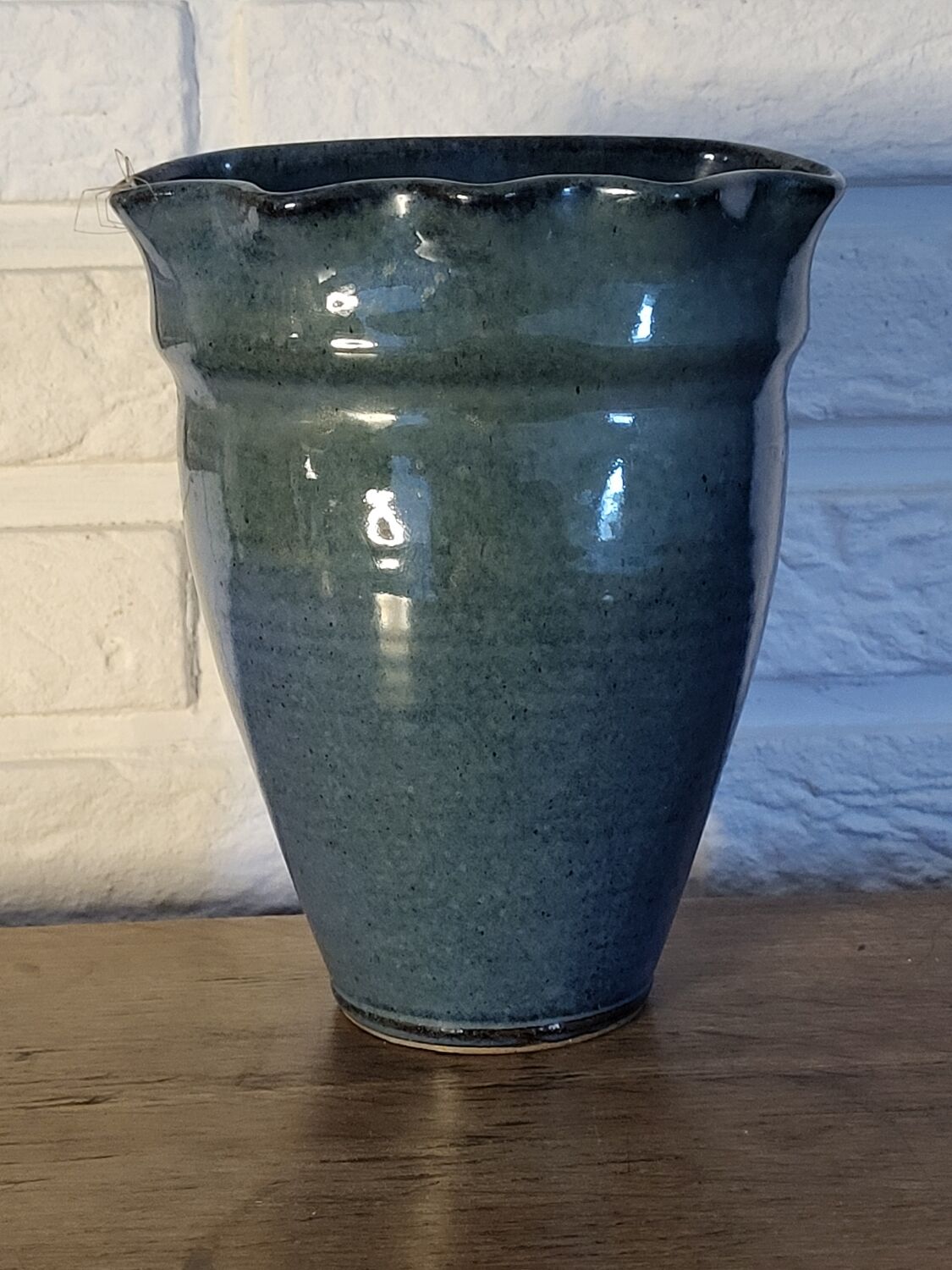 Stoneware cache pot