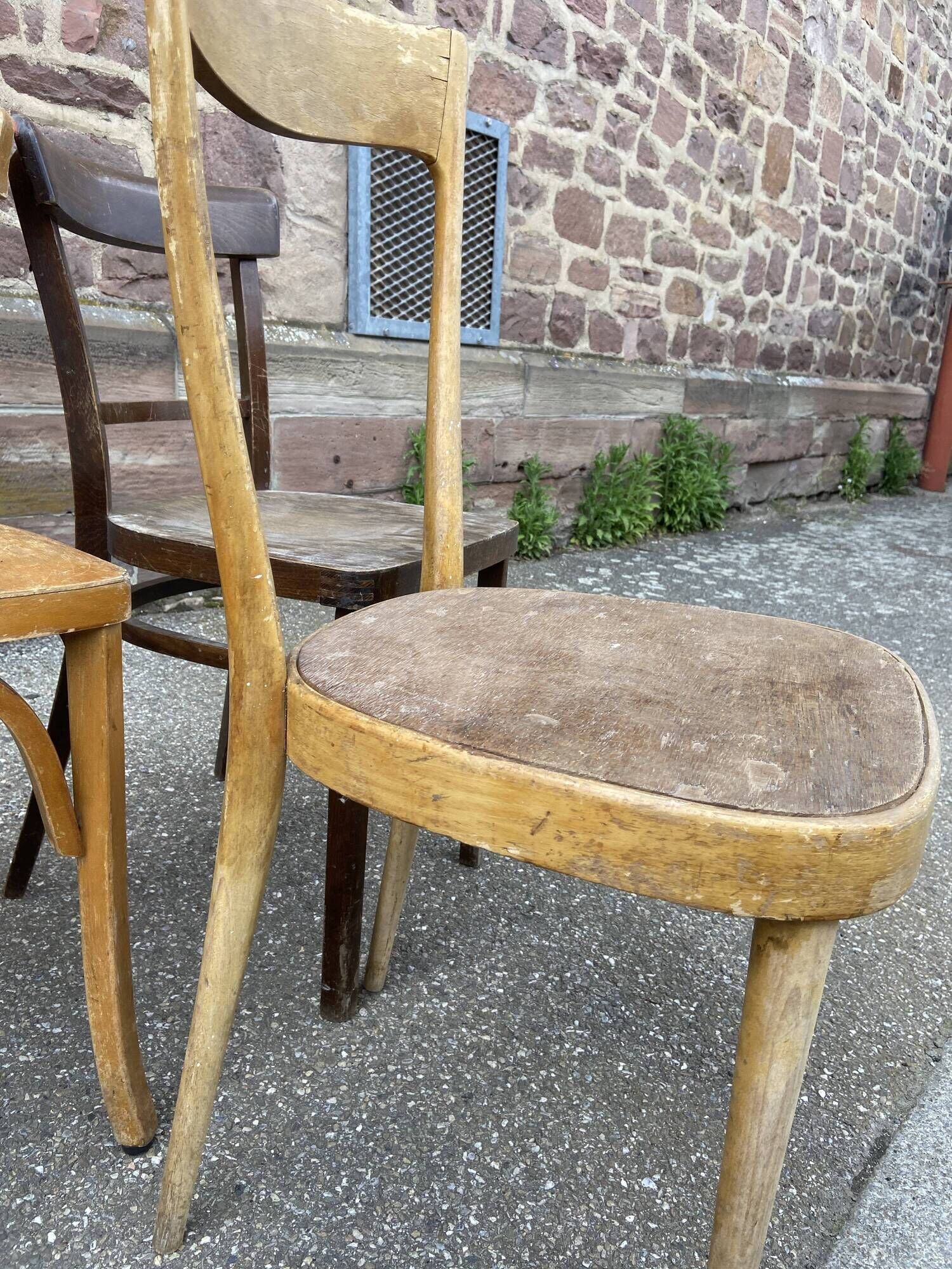 Lot of 6 chairs mismatched curved wood bistro