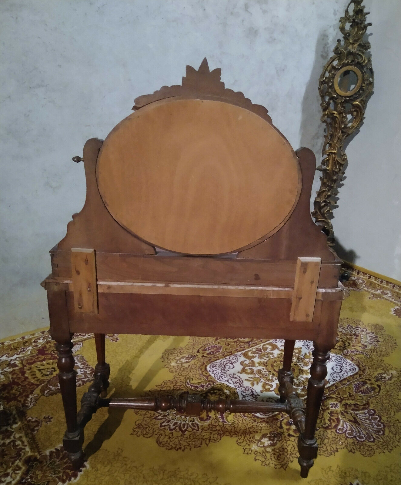 Louis XVI-style walnut hairdresser