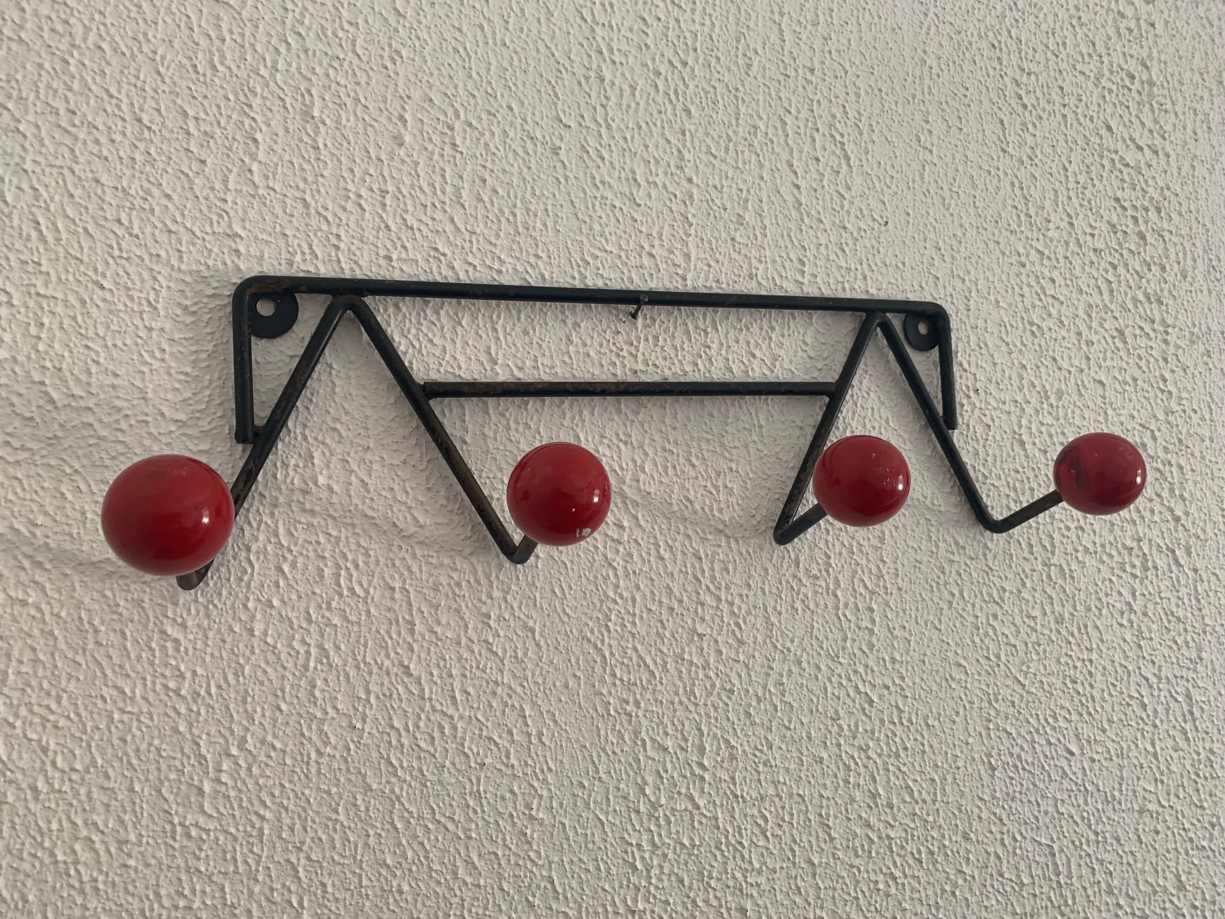 Vintage coat rack 1960 red balls 4 hooks - 44 x 13 cm