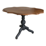 Wooden pedestal table