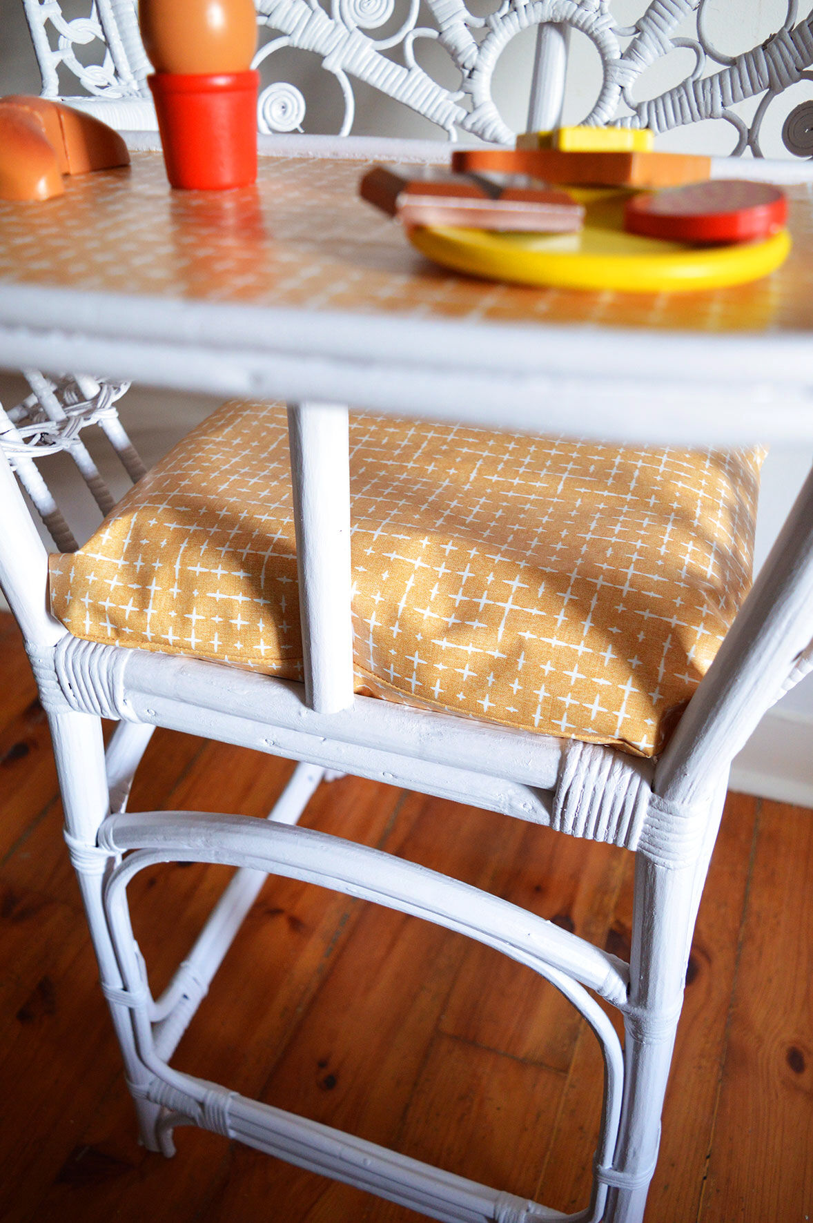 Emmanuelle high chair