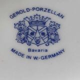 Design Vase Signed Hérold Porzellan Bavaria. In fine white porcelain/Silver filament decoration. High 22 cm