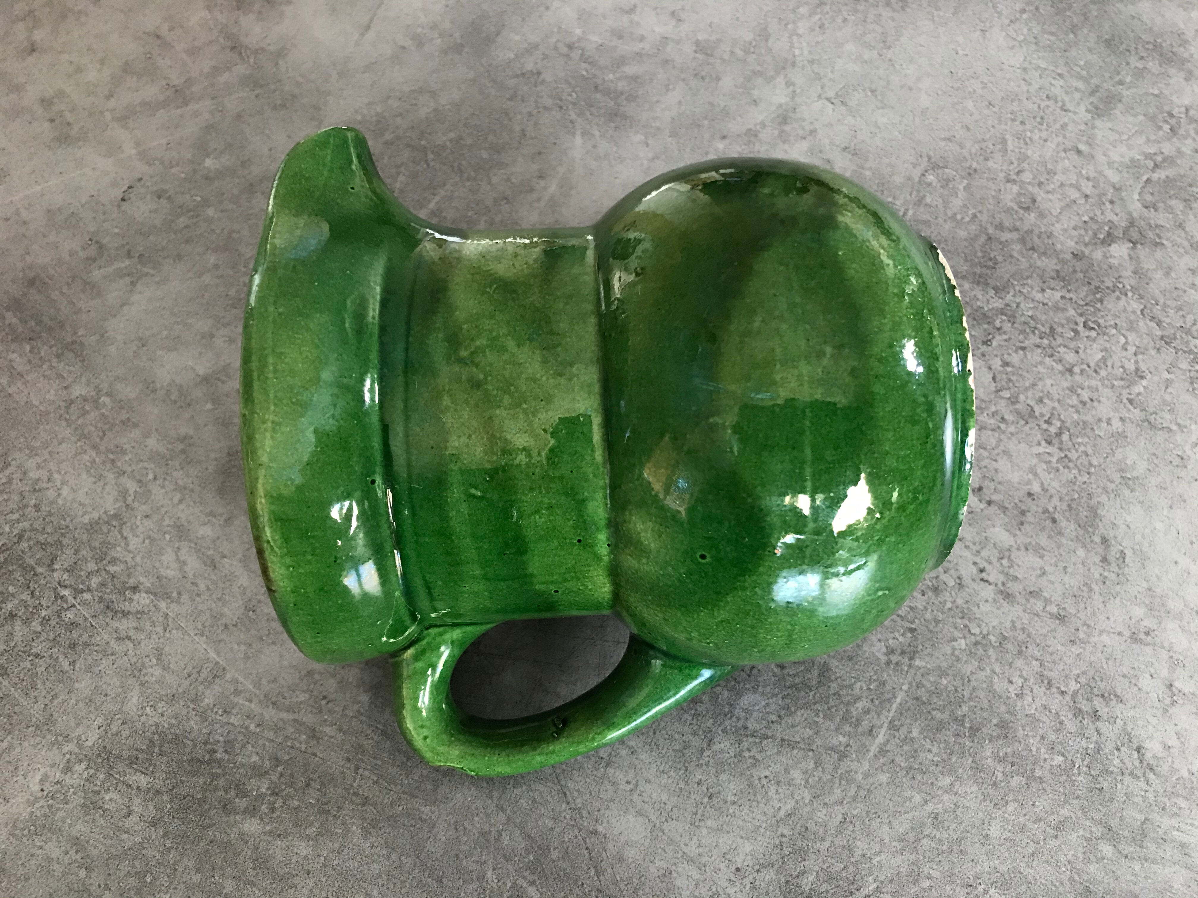 Pichet in vintage in terre cuite varnished shades of green