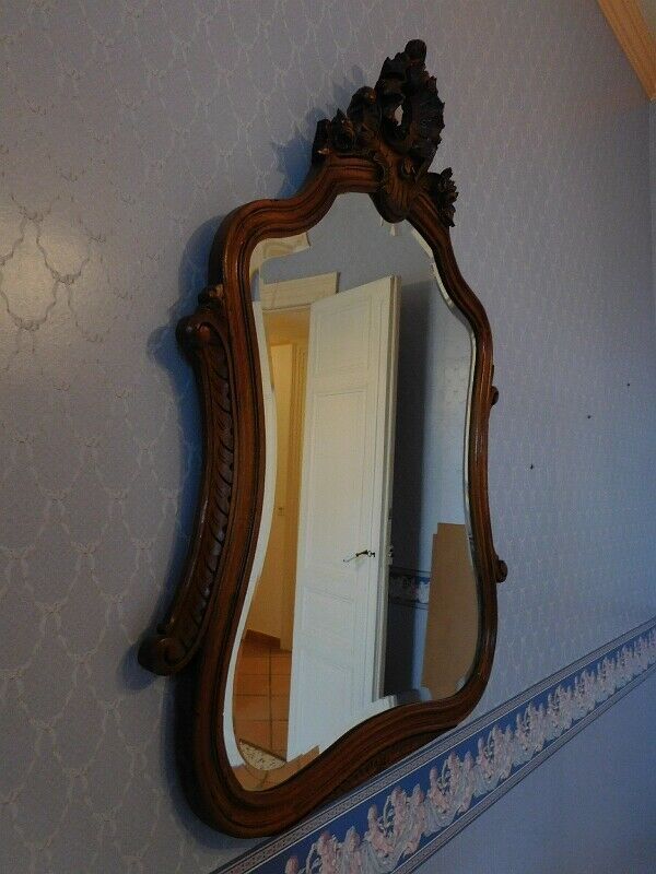 Louis XV style rocaille mirror in walnut, wall-mounted, 110x85cm