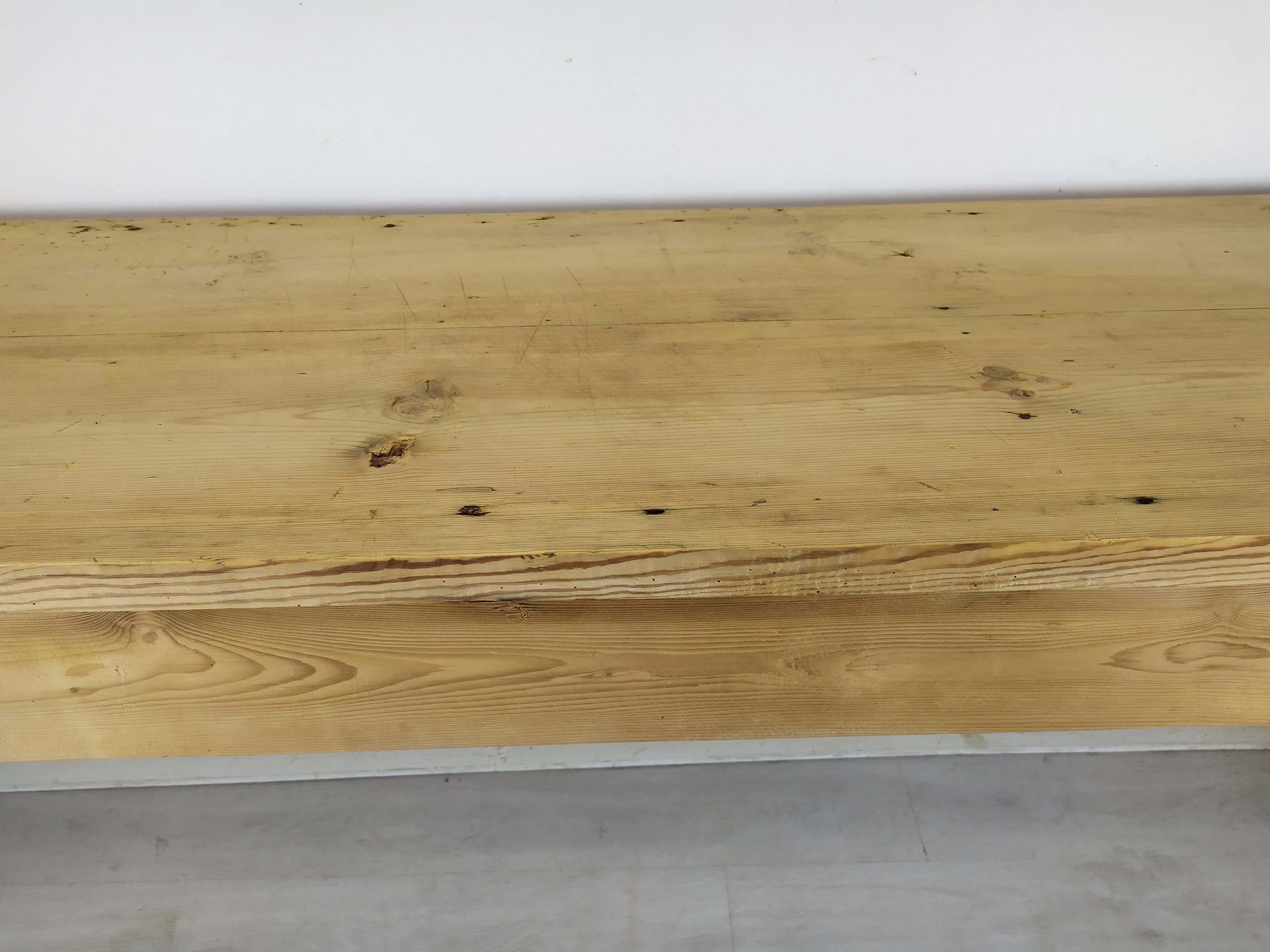 Workshop table established