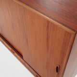 Buffet haut en teck, design danois, années 1970, production : Danemark