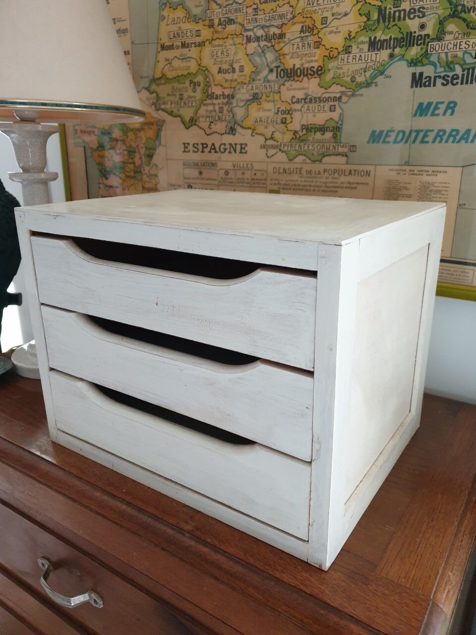 Binder with wooden backrest