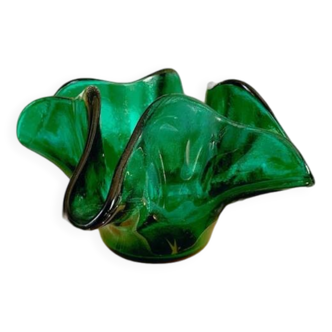 Coupe en verre coloris vert forme originale