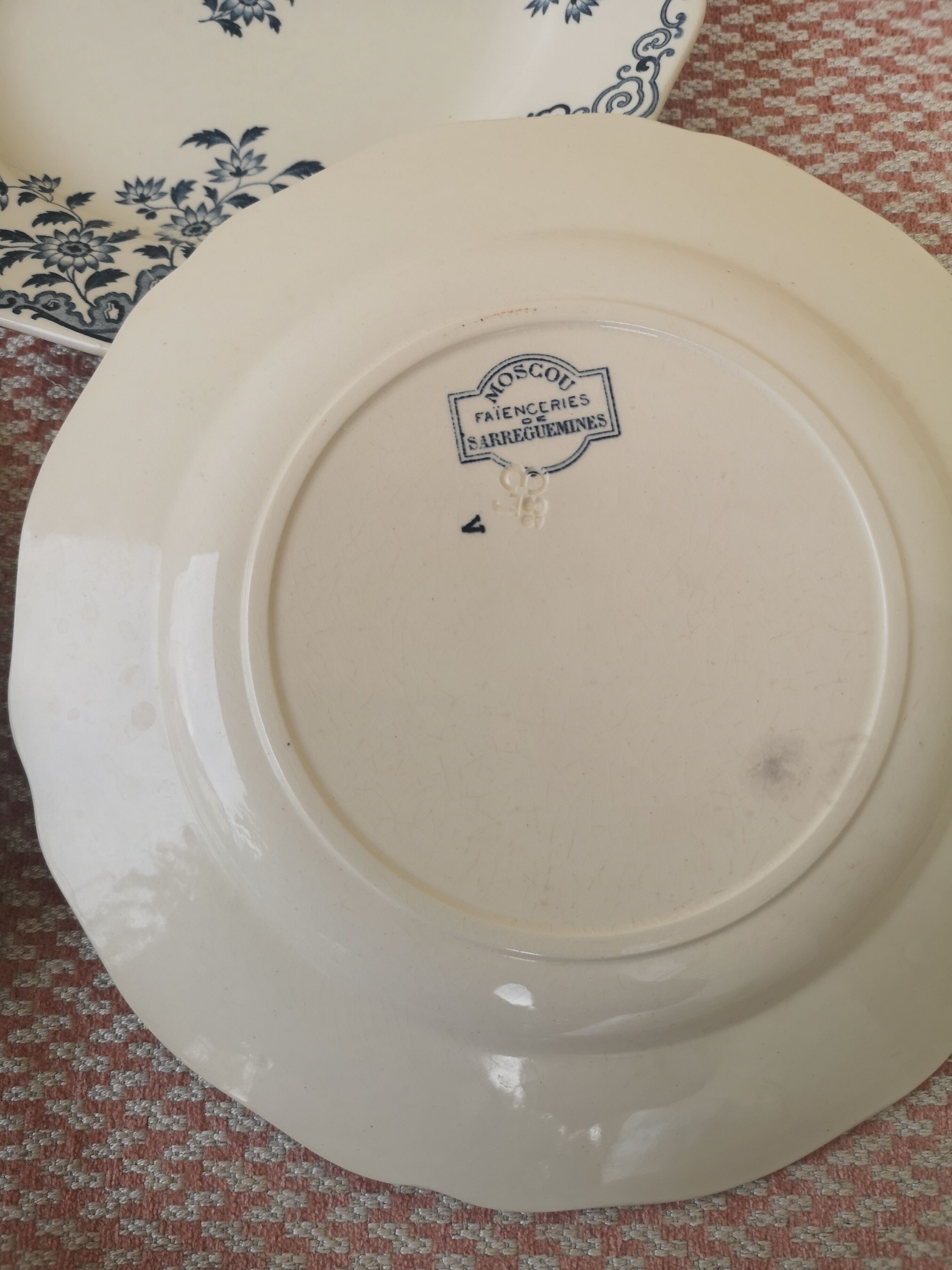 Set of 6 old flat plates, blue décor, Sarreguemines