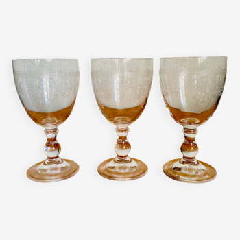 Set of 3 old chiseled glasses