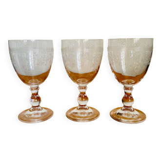 Set of 3 old chiseled glasses