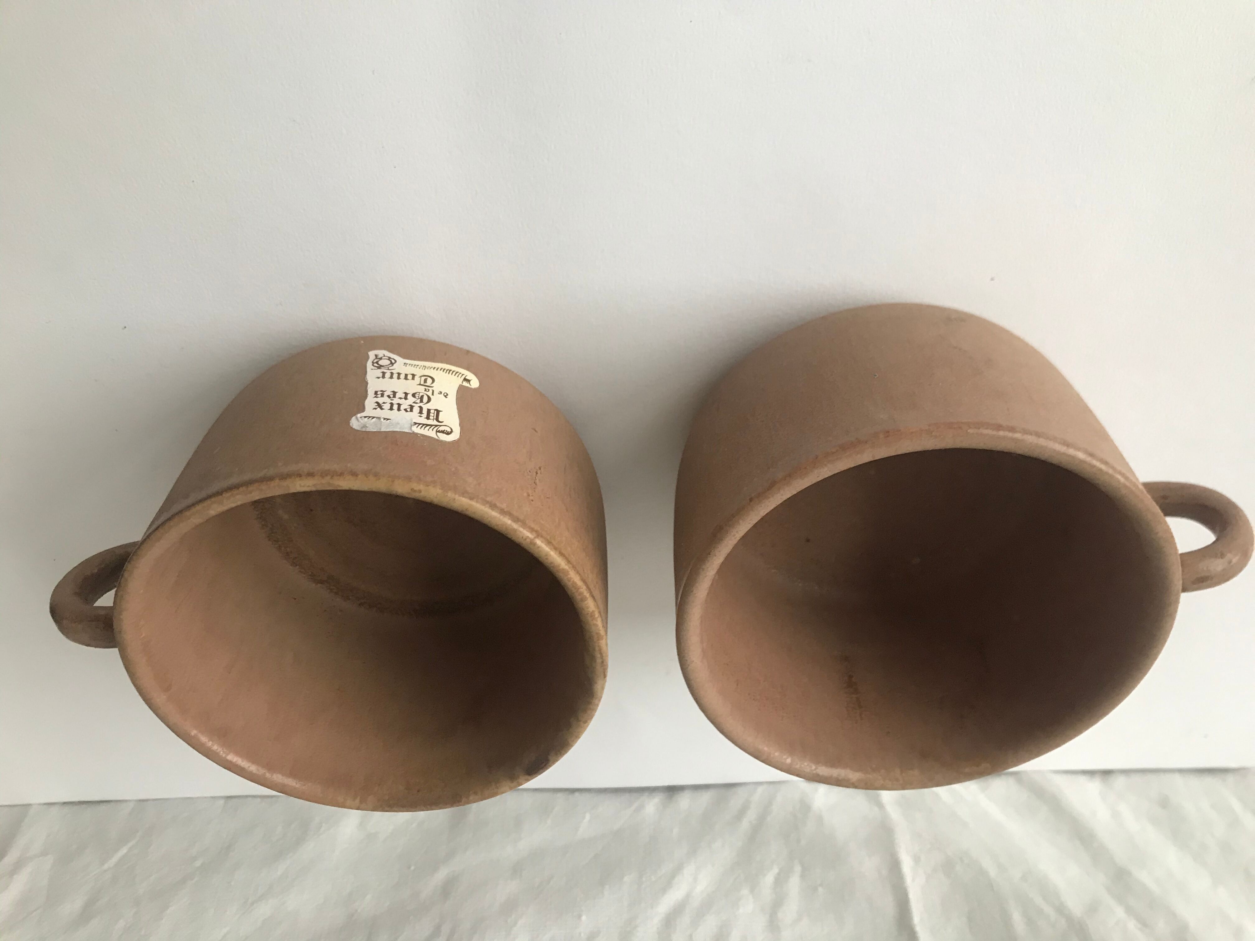 2 cups vintage sandstone