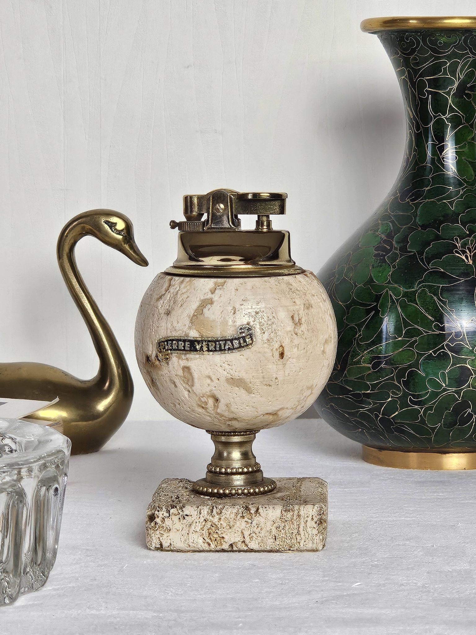 Briquet de table sphérique en travertin véritable – Italie, circa 1970