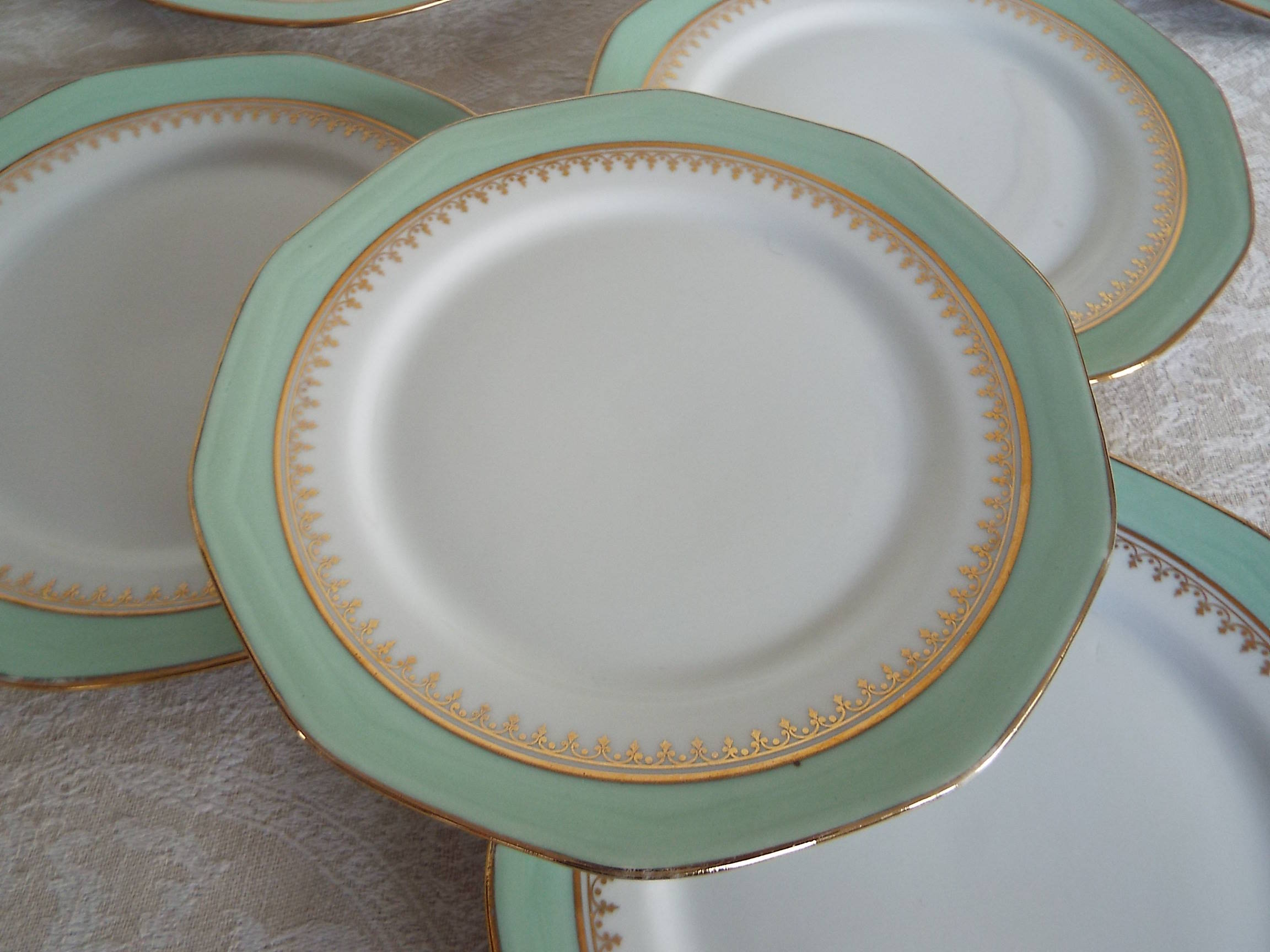 6 dessert plates