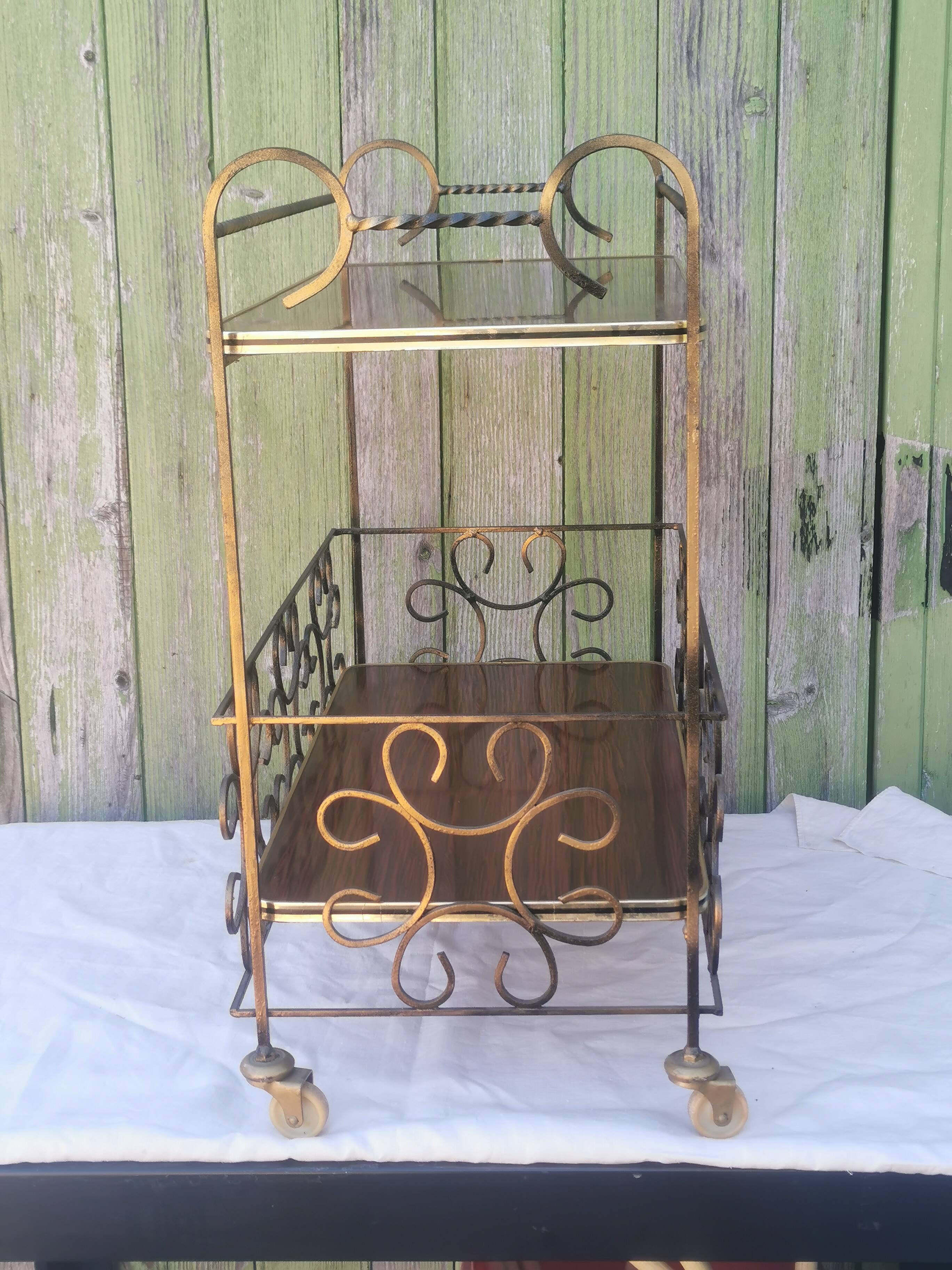 “Vintage 60” rolling trolley