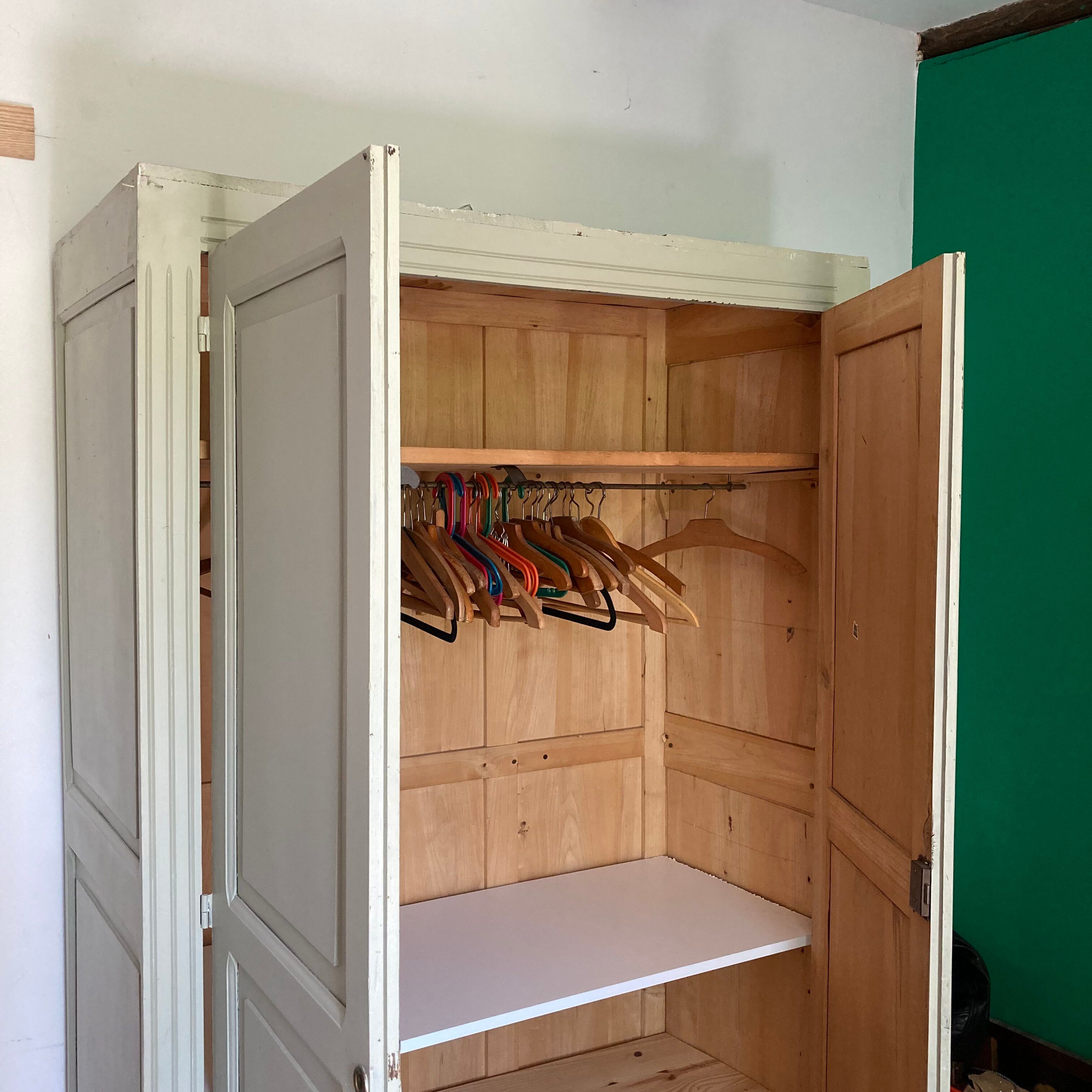 Armoire parisienne verte