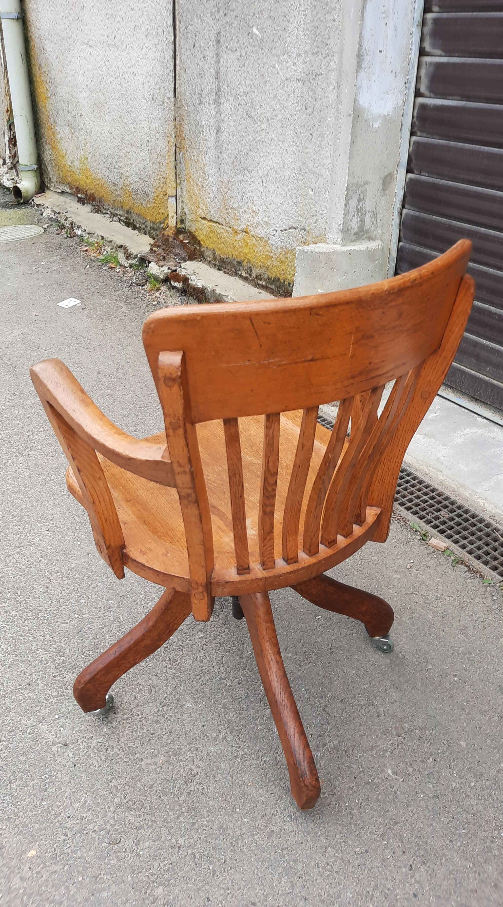 Bureau américain en chêne et son fauteuil