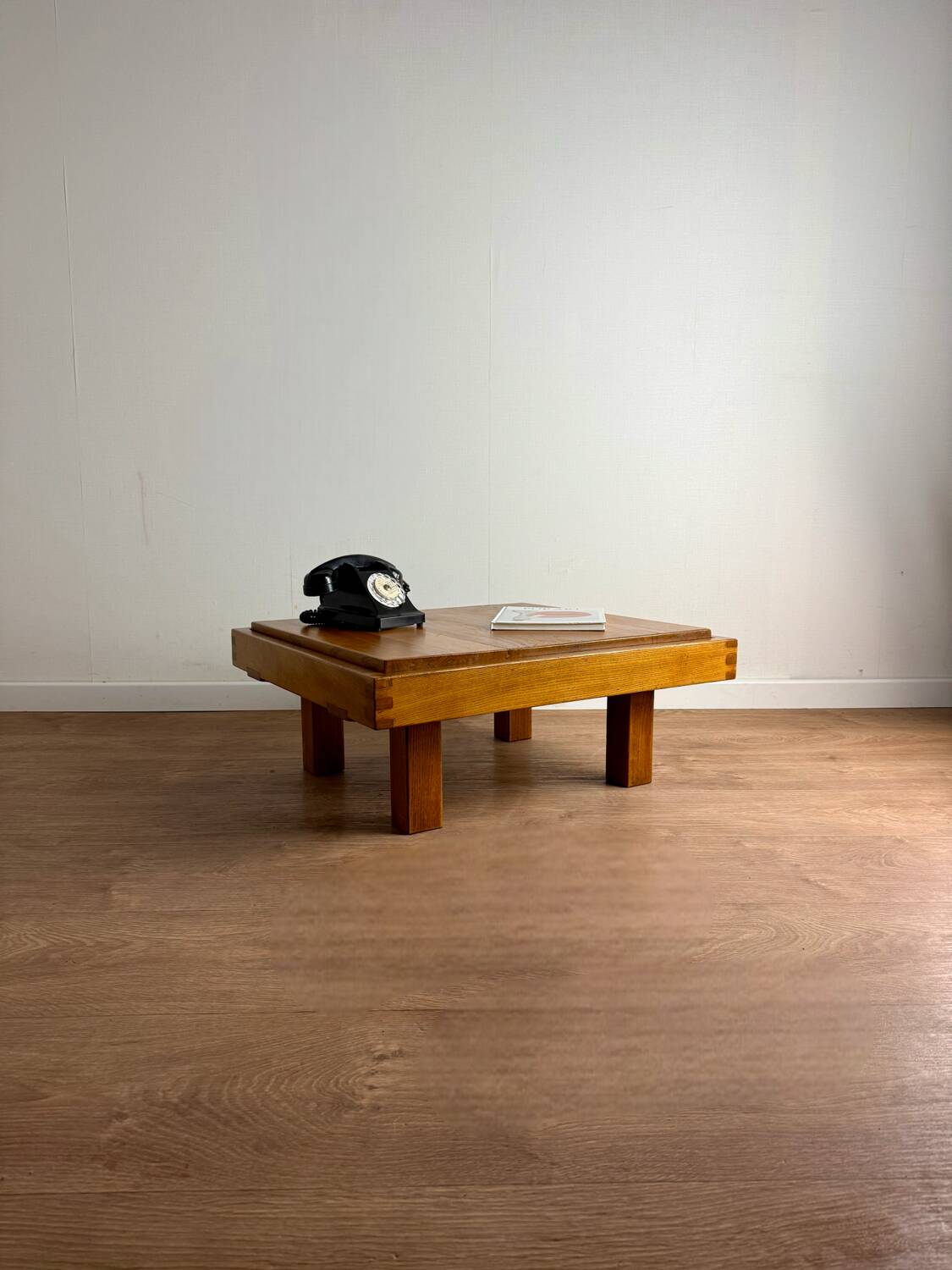 L09 coffee table Pierre Chapo