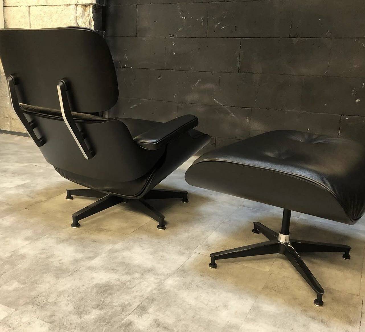 Charles Eames lounge chair All black