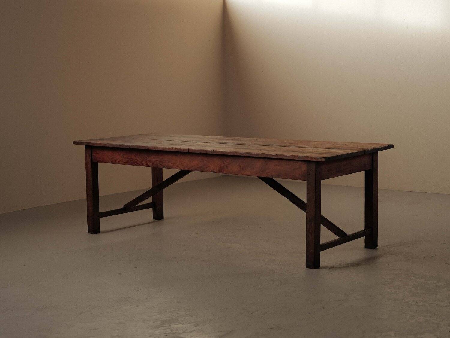 Large farmhouse table in solid pine – Auvergne, around 1900