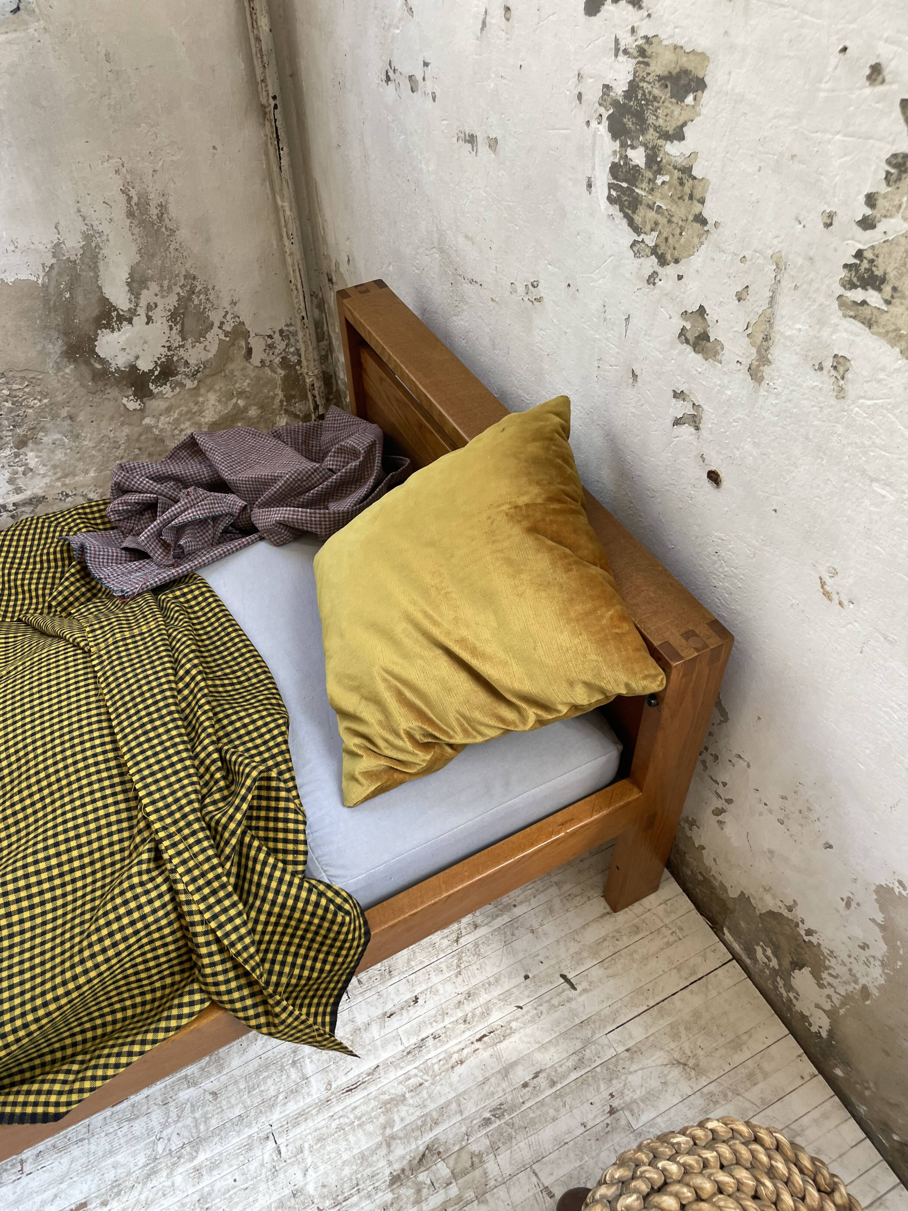 Daybed bed L06A in solid elm Chapo