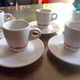 Lot de tasses à café et sous tasses
