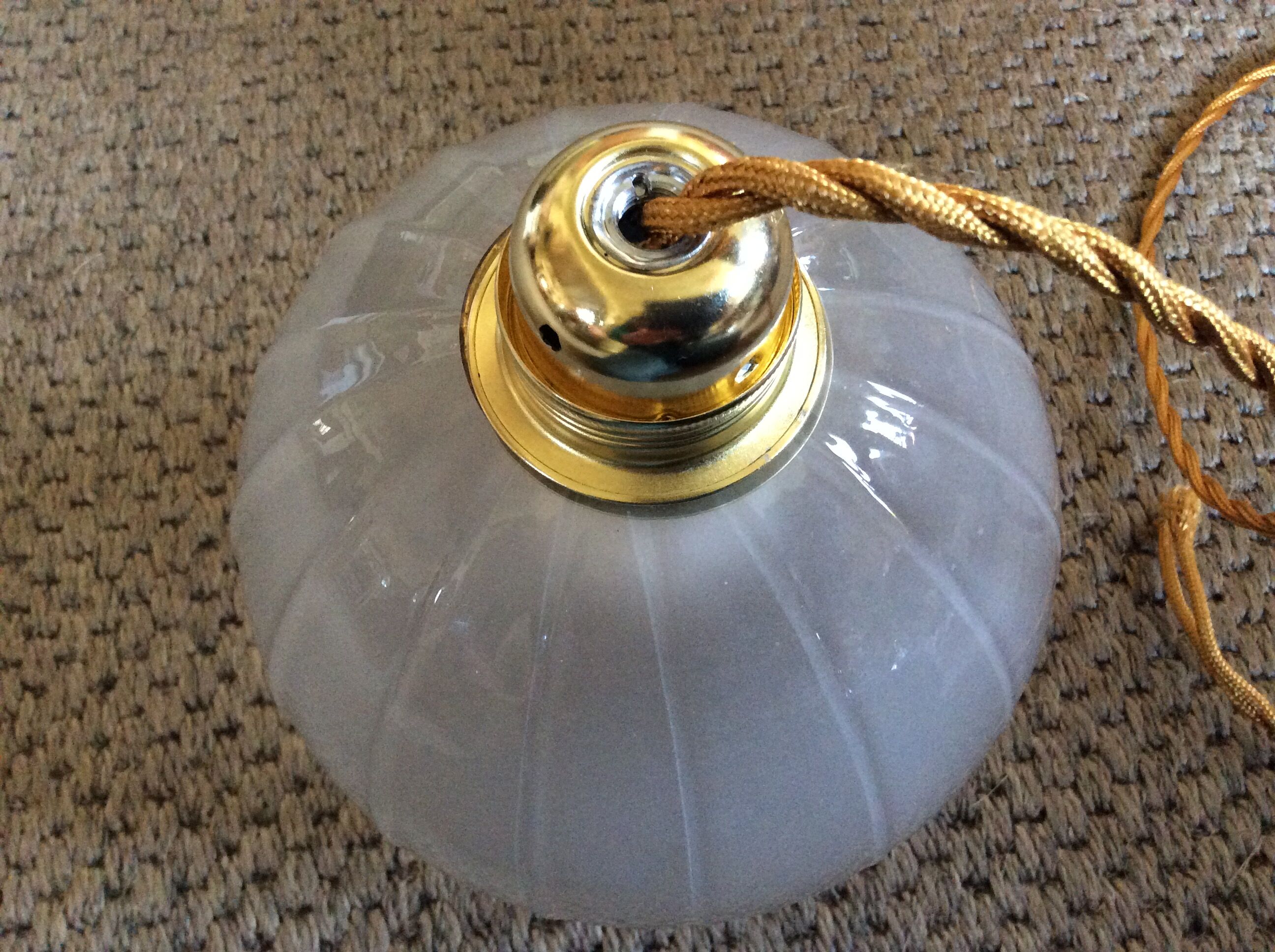 Glass ball suspension