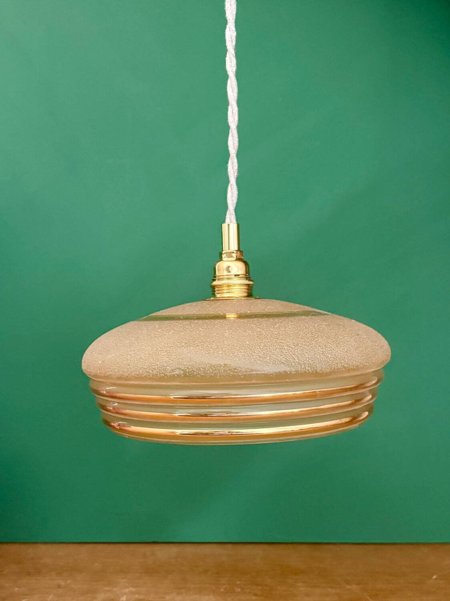 Suspension vintage lampshade in frosted yellow and gold glass