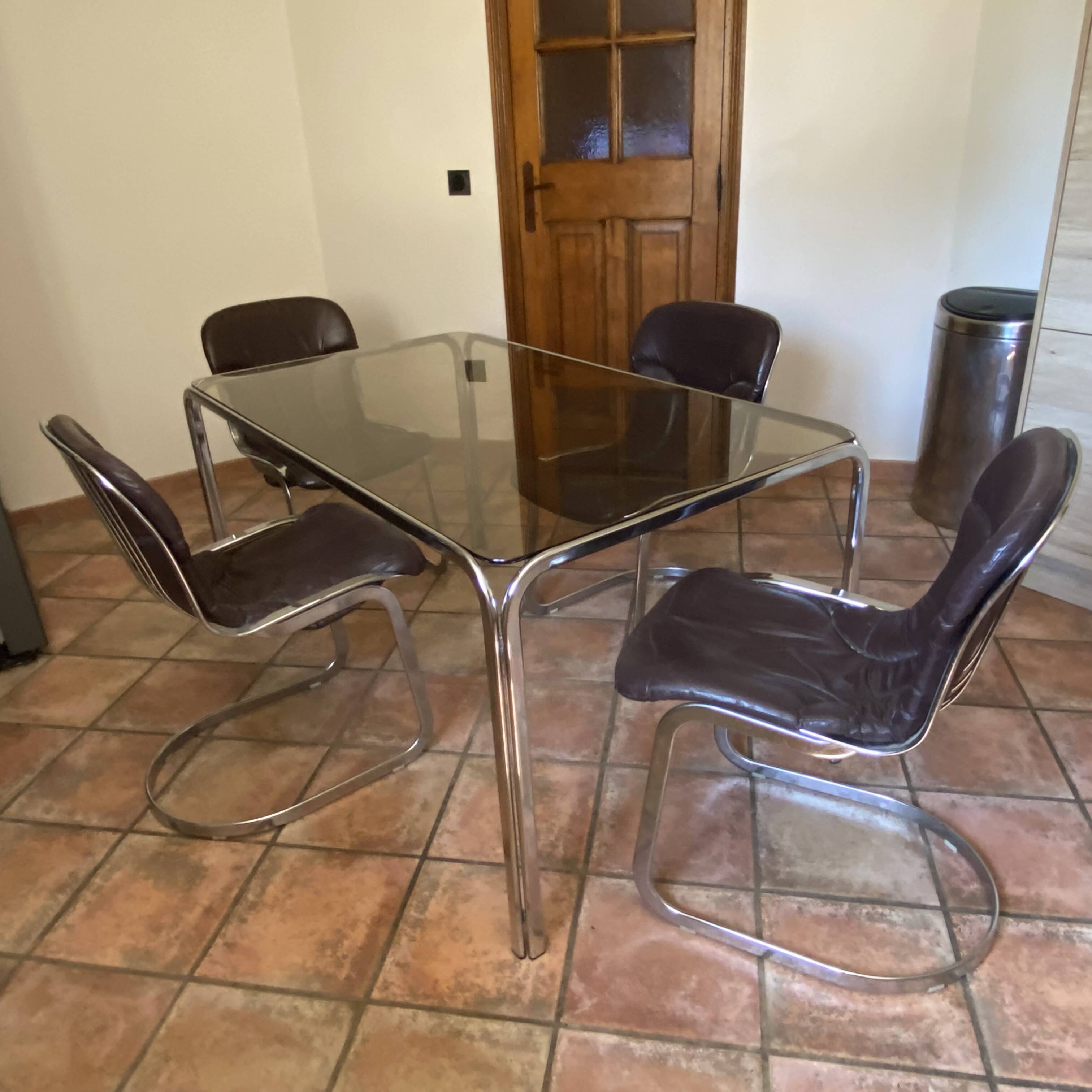Roche Bobois table. 1970. Space age. 145x83.