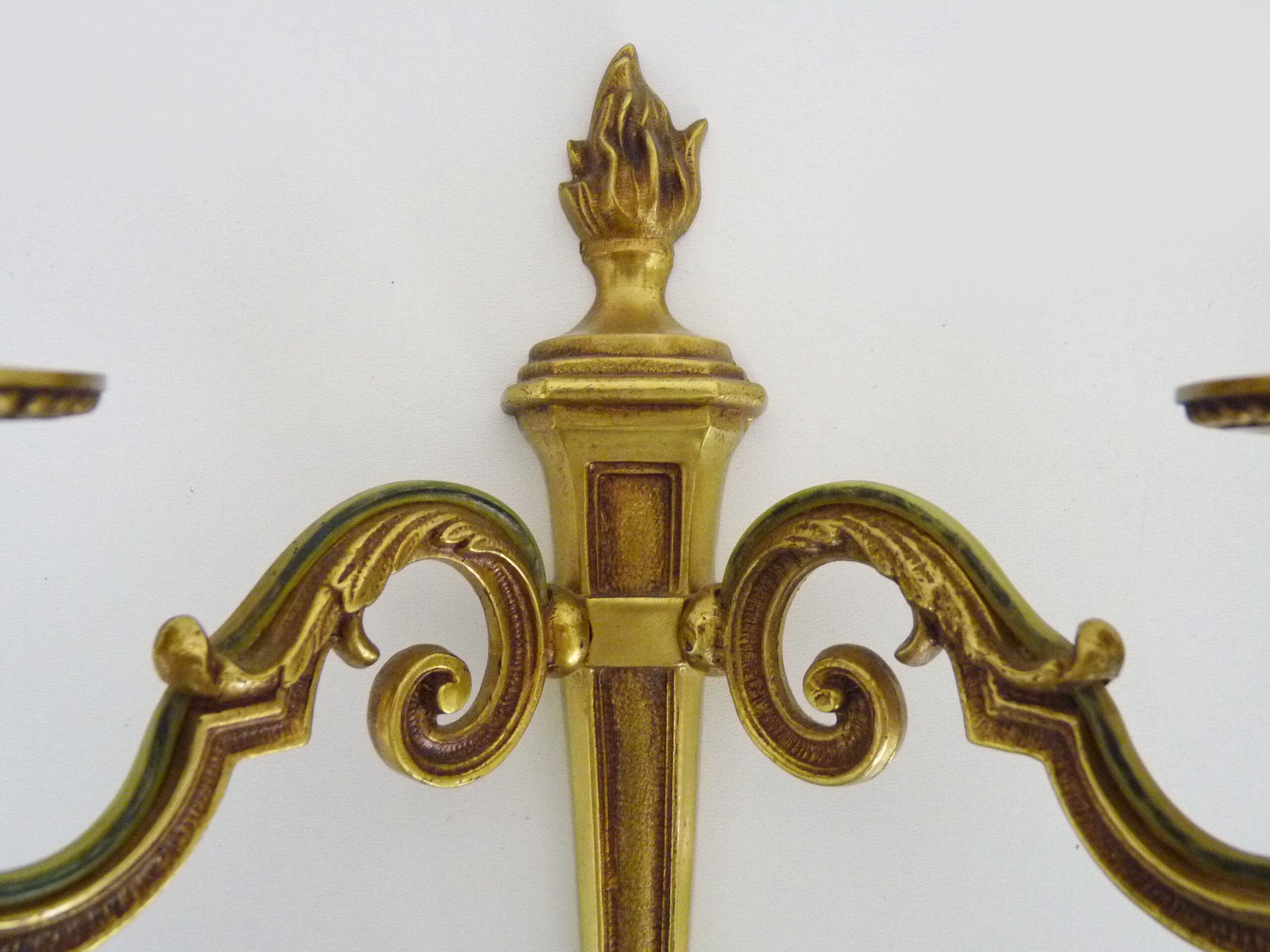 Old pair of wall sconces pot à feu, bronze with 2 candles, year 50 60