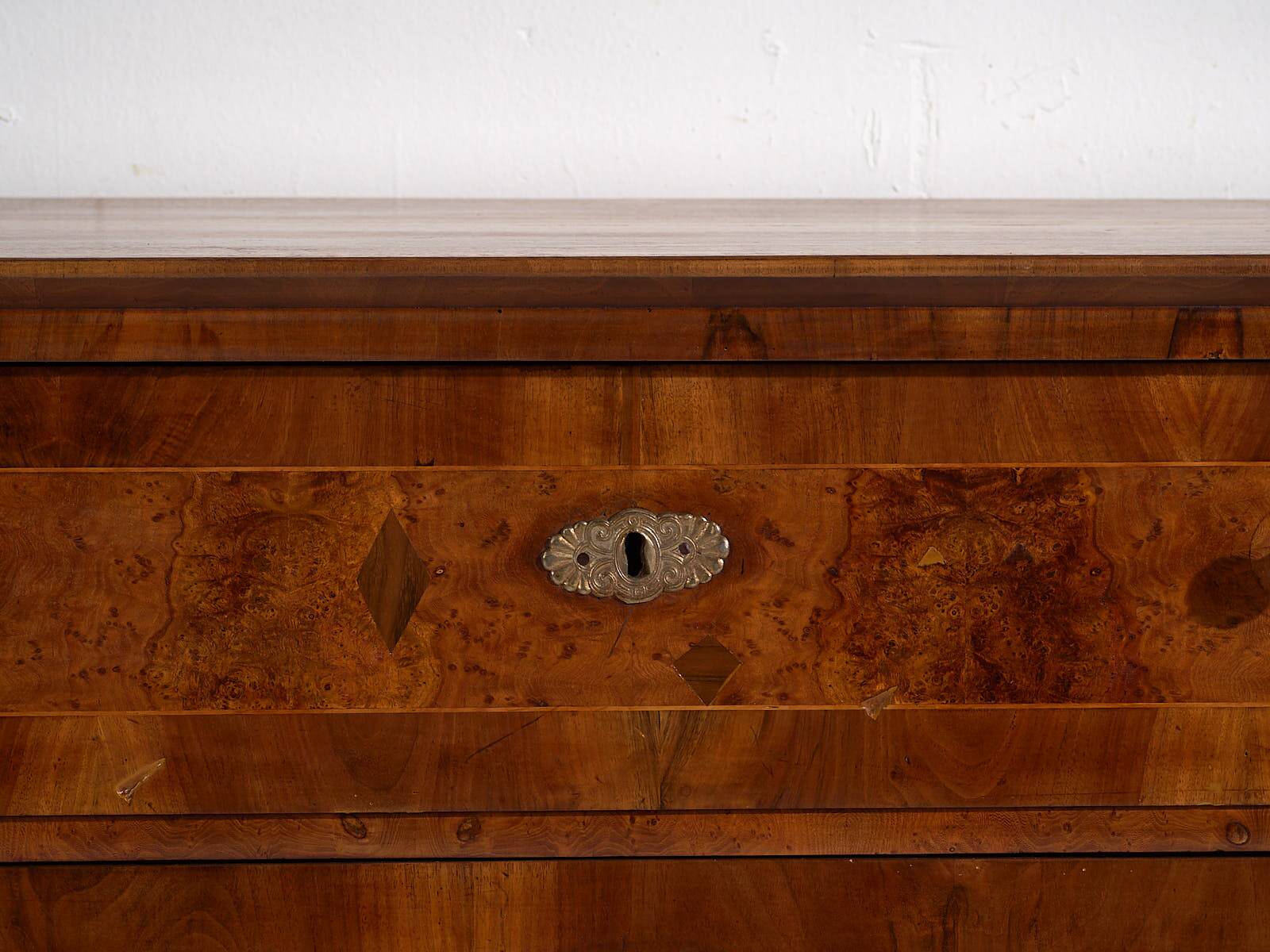 Antique Biedermeier chest of drawers with three drawers (circa 1850)