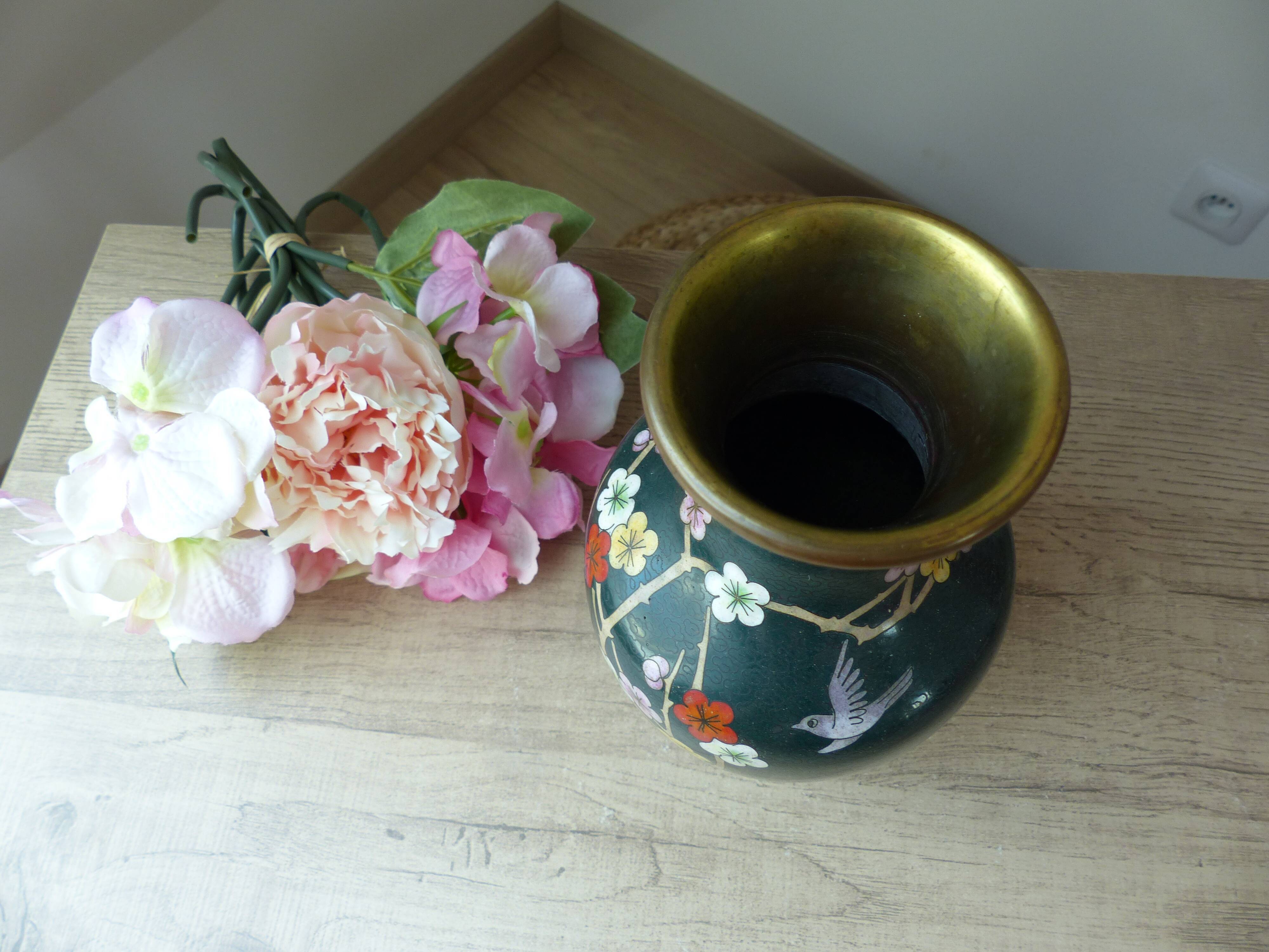 Vintage cloisonné green chinese vase with flower and bird pattern