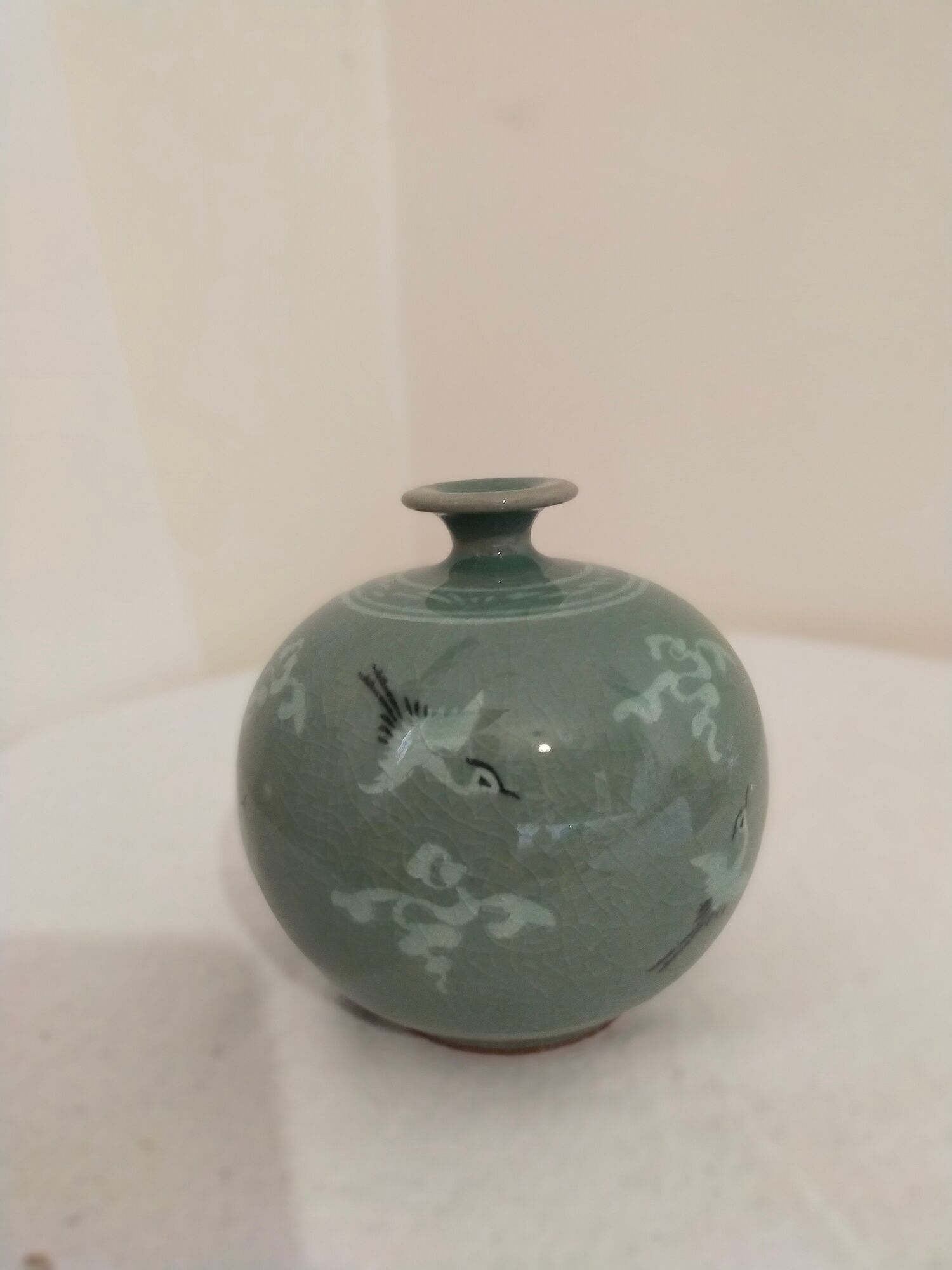 Vase céladon en porcelaine ancien traditionnel coréen