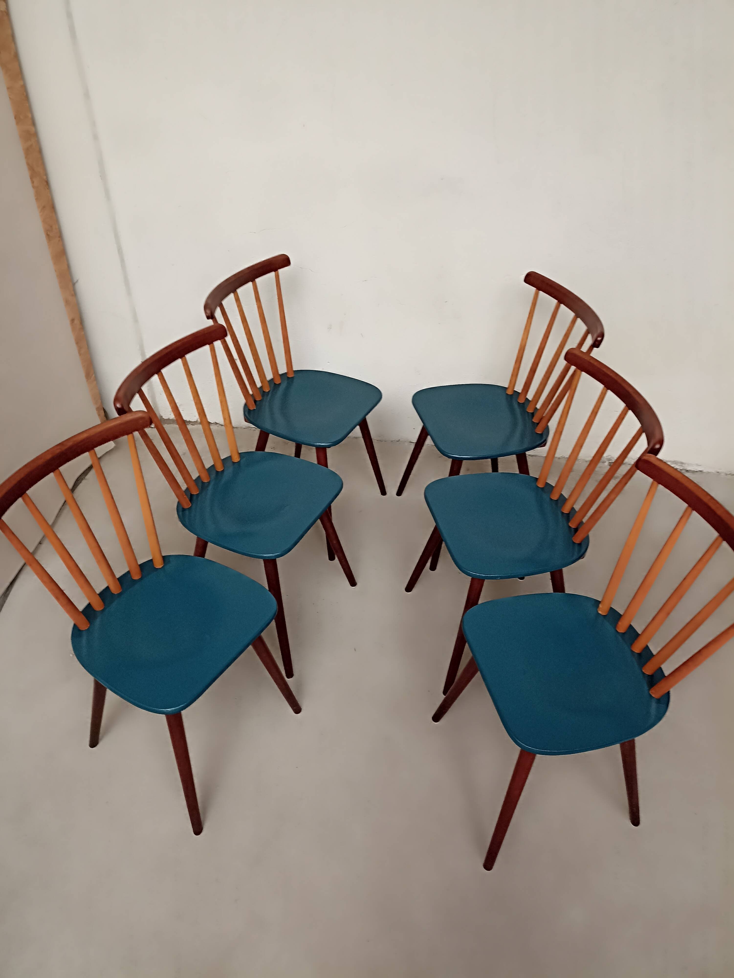 Set of 6 vintage bistro chairs