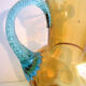 Pichet pot à eau George Sand art nouveau, verre ambre et anse bleue