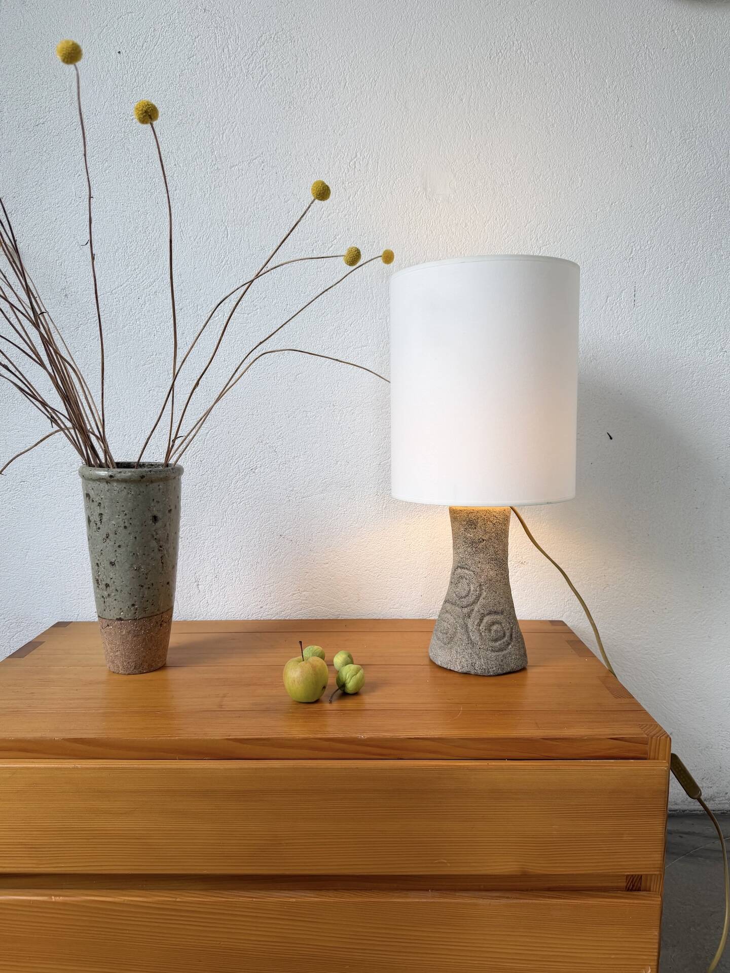 Lampe de bureau ou de table granit pierre sculptée 1970